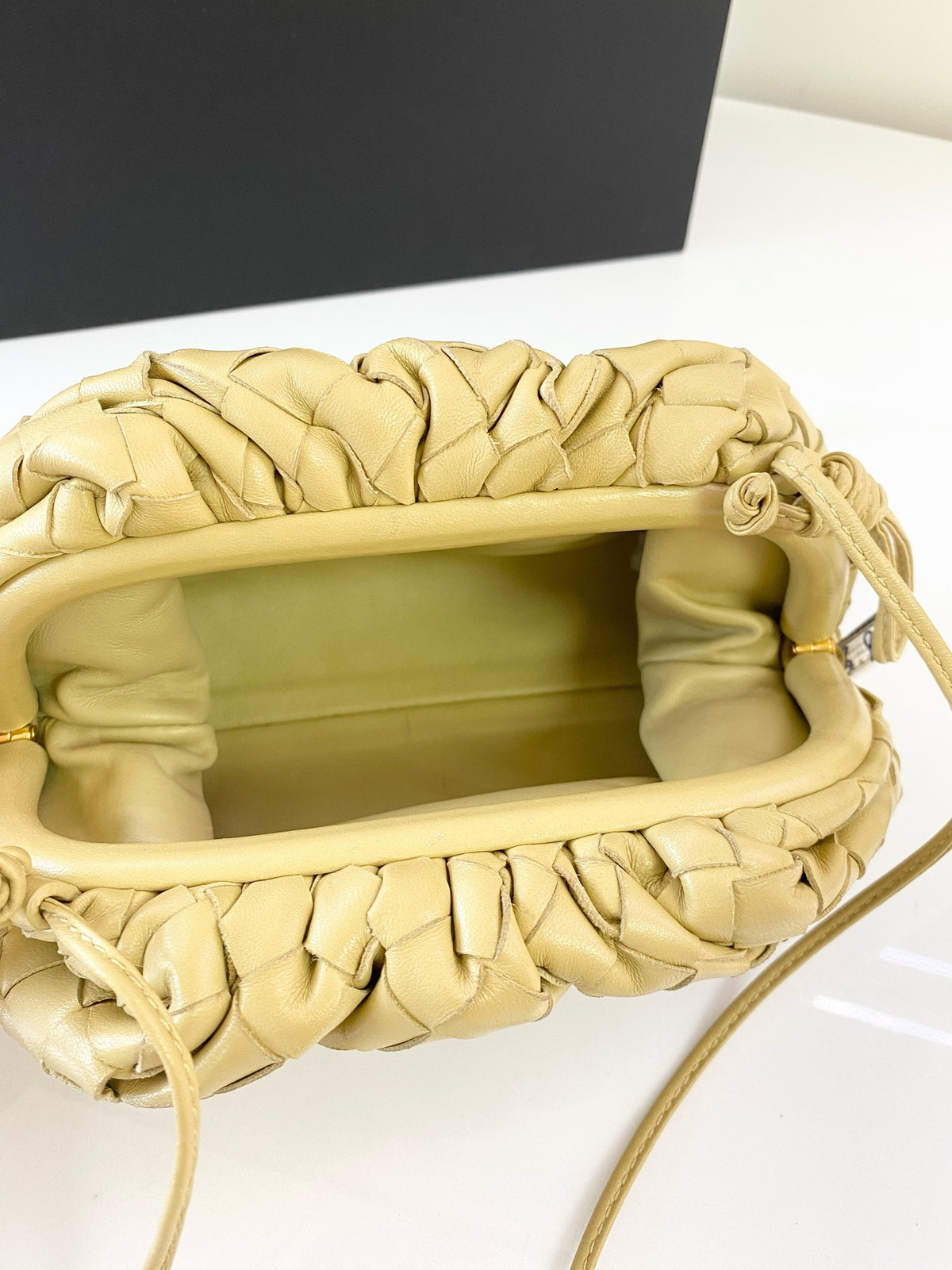 Bottega Veneta - The Pouch Mini - Leather - Beige - (mini)