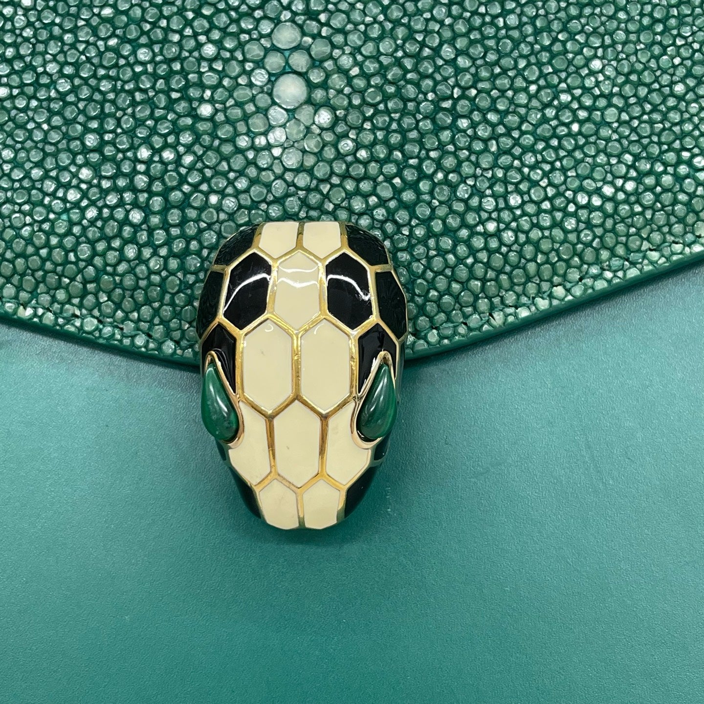 BVLGARI - Serpenti Forever Accordion Bag - Smooth calf leather with stingray leather flap - Emerald Green with Gold-Tone Hardware - (mini)
