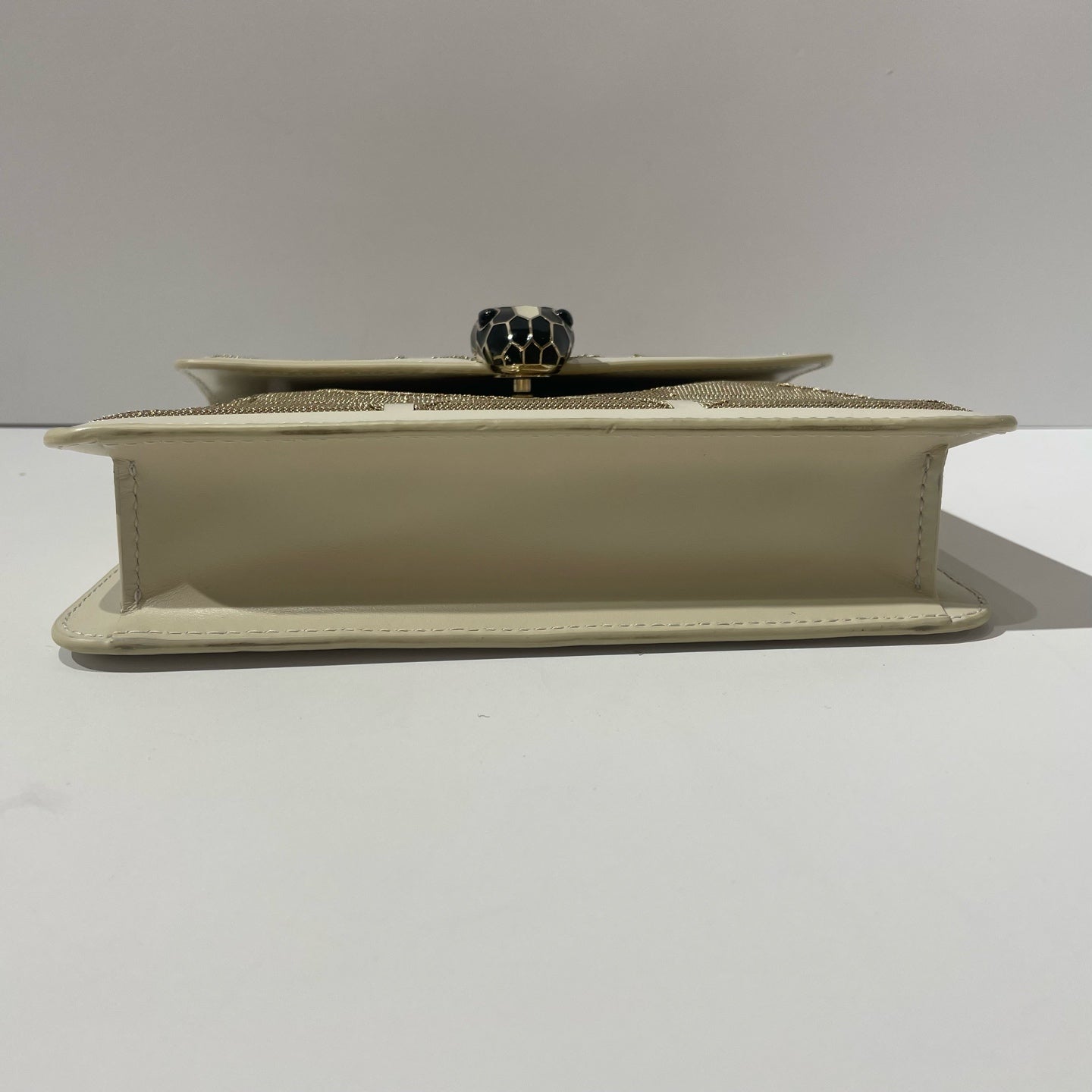 Bvlgari - Serpenti Forever - Leather and Metal - White with Gold-Tone Hardware - (mini)