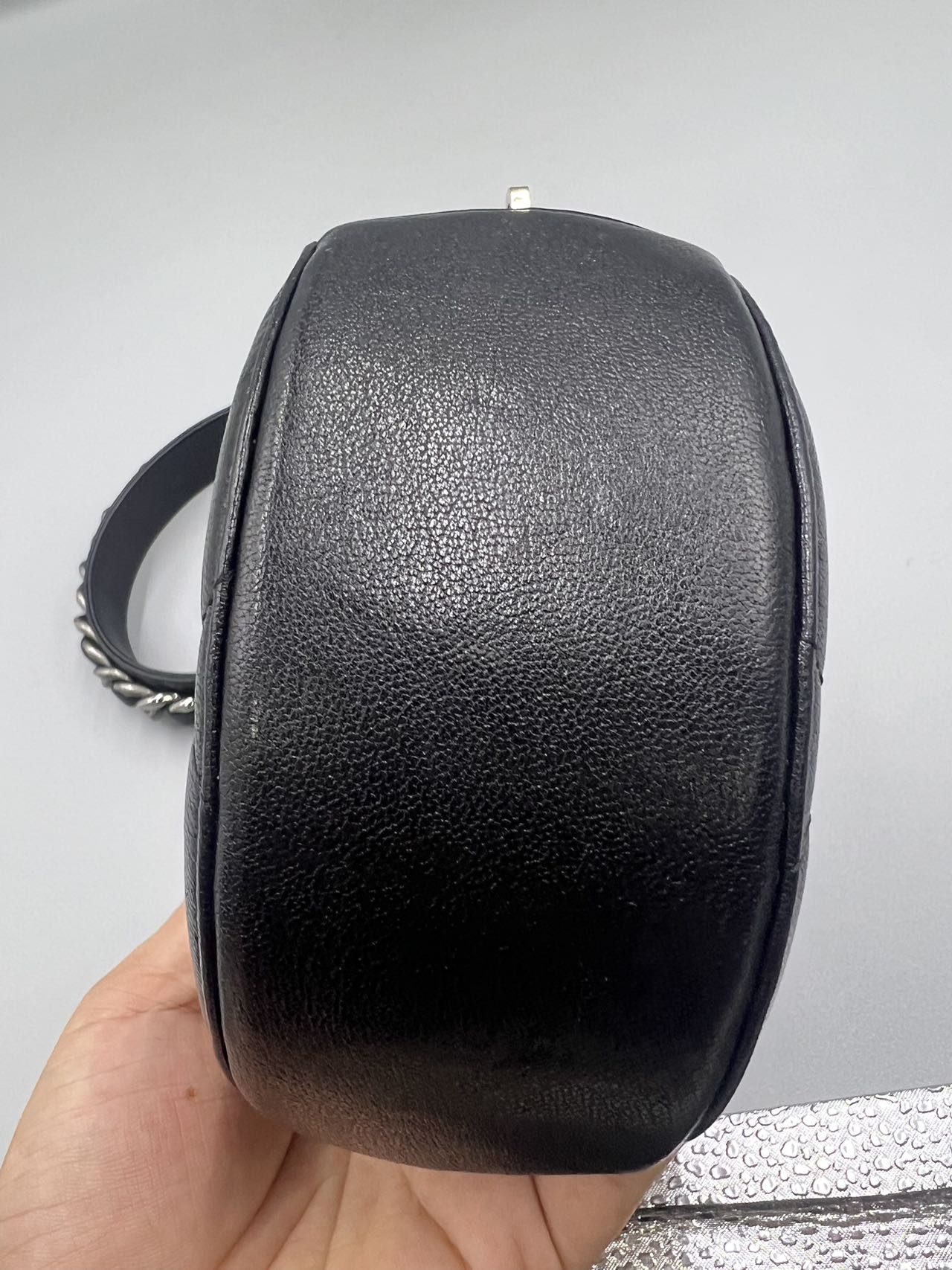 Chanel - Round Vanity Case with Chain - Grained calfskin leather - Black with Gold-Tone and Silver-Tone Hardware - (Mini)