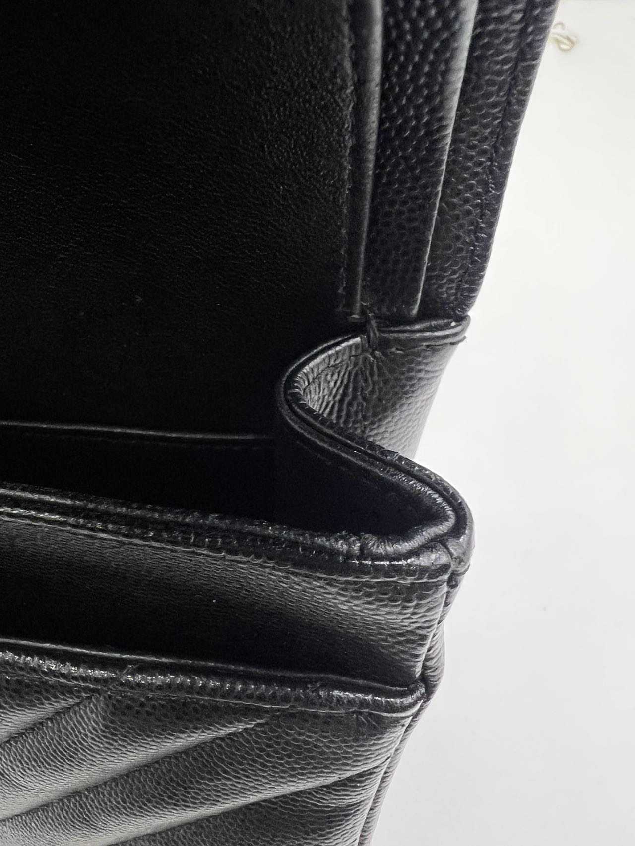 Chanel - Classic Flap Bag - Caviar leather - Black - (Medium)