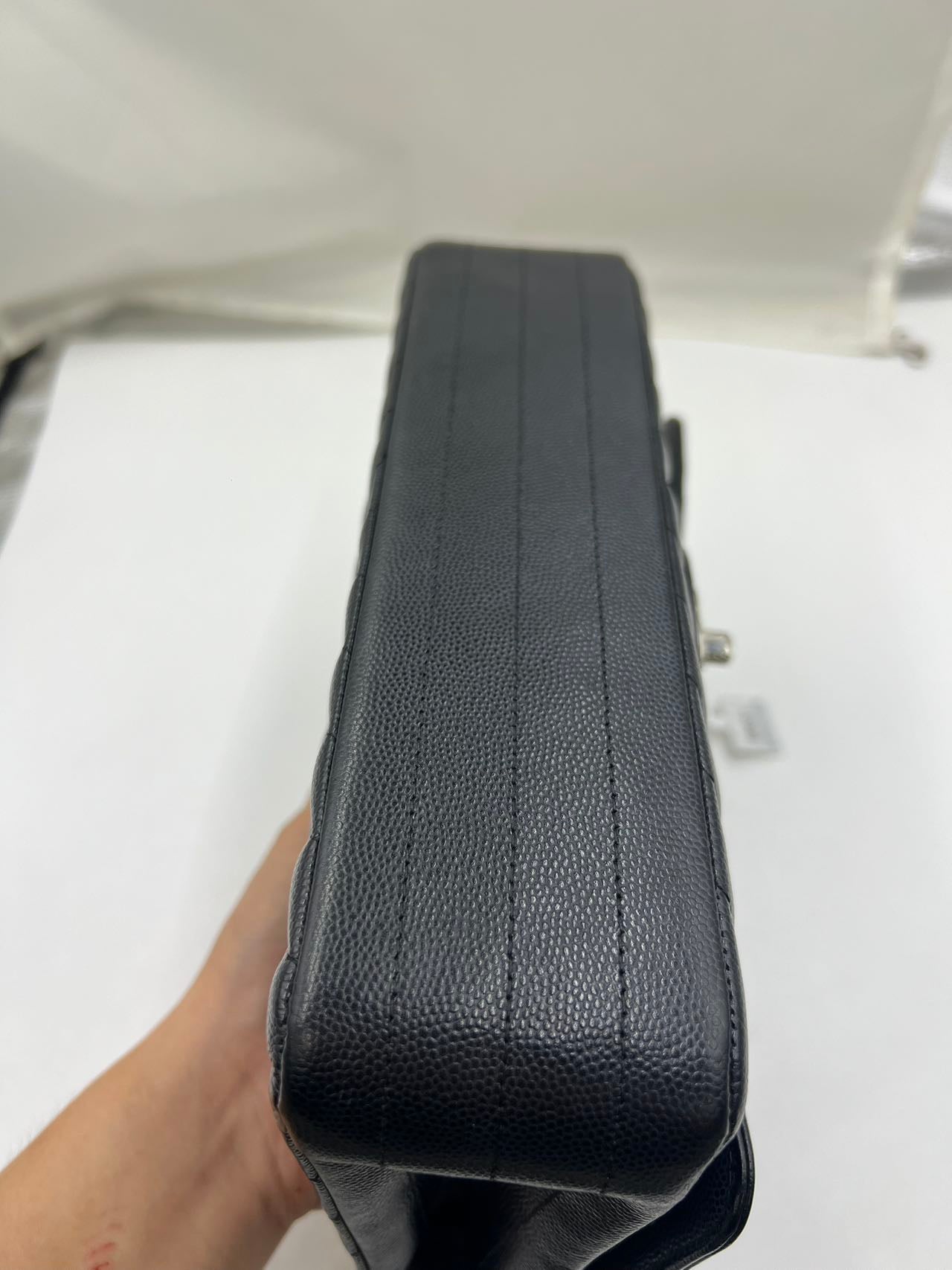 Chanel - Classic Flap Bag - Caviar leather - Black - (Medium)