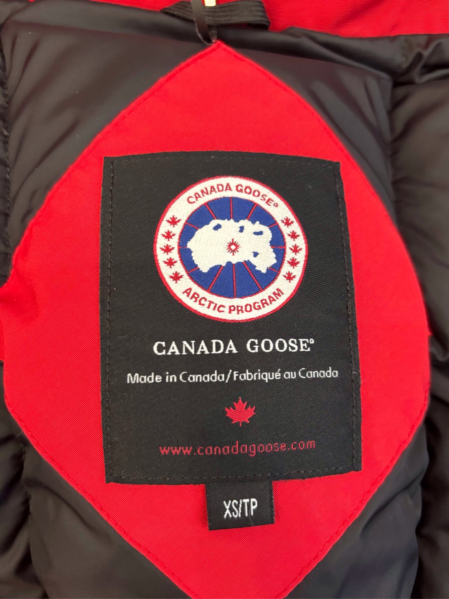 Canada Goose - Trillium - Polyester blend with down fill and coyote fur trim - Red - (XS)