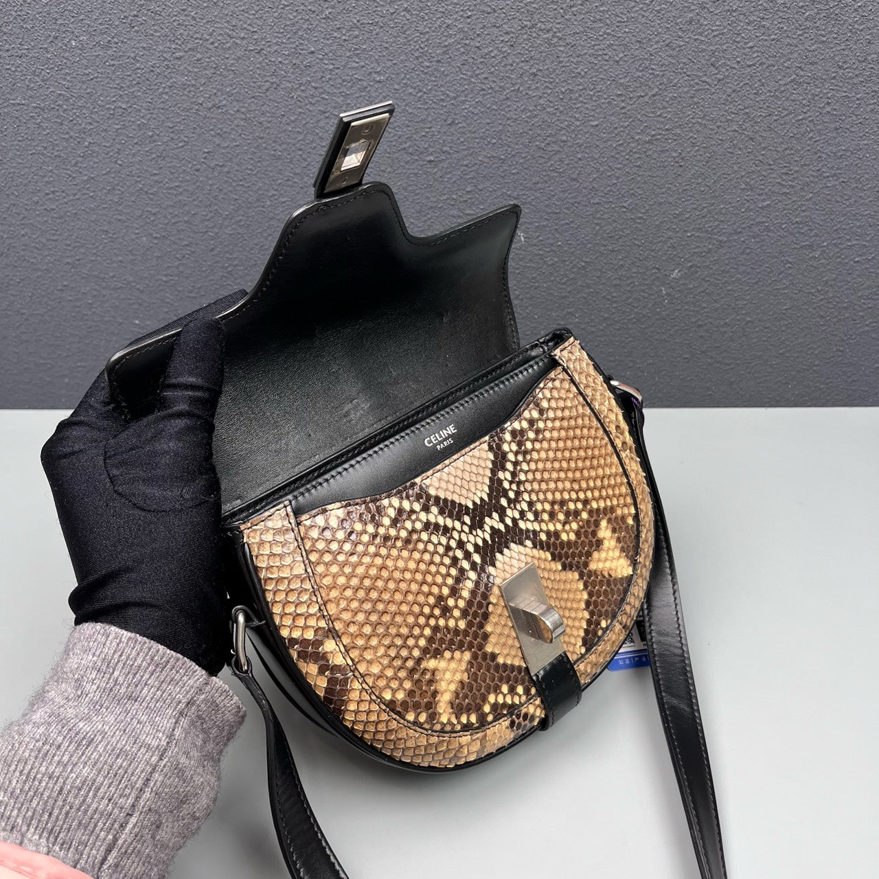 Celine - BESACE Saddle Bag - Smooth calfskin leather and genuine python - Black and natural python (beige, brown) tones - (small)