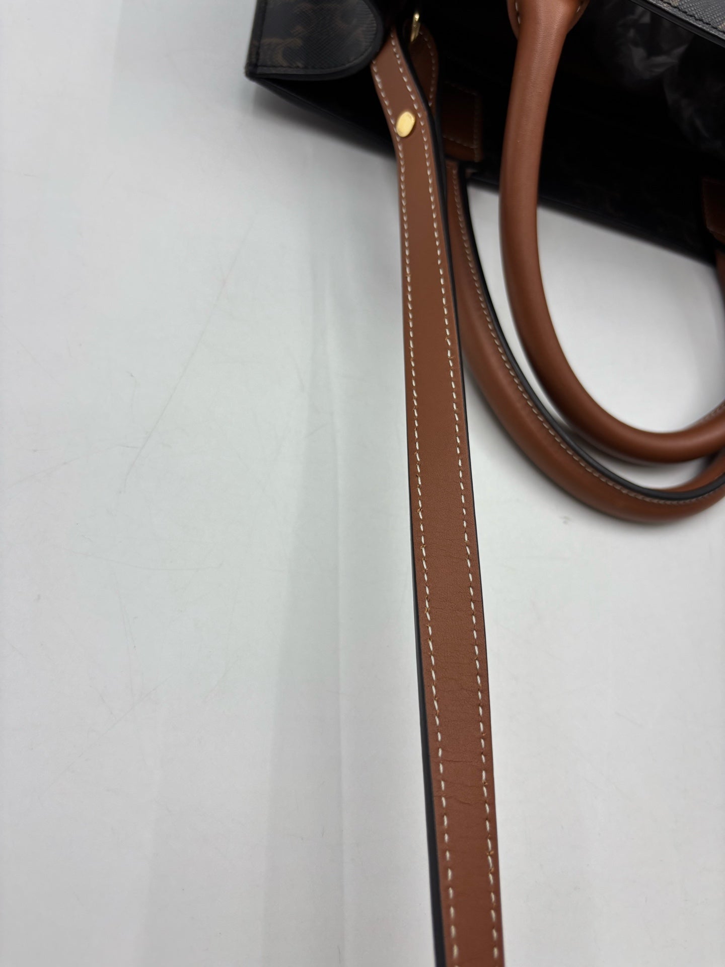 Celine - Cabas Vertical - Leather - Brown - (Medium)
