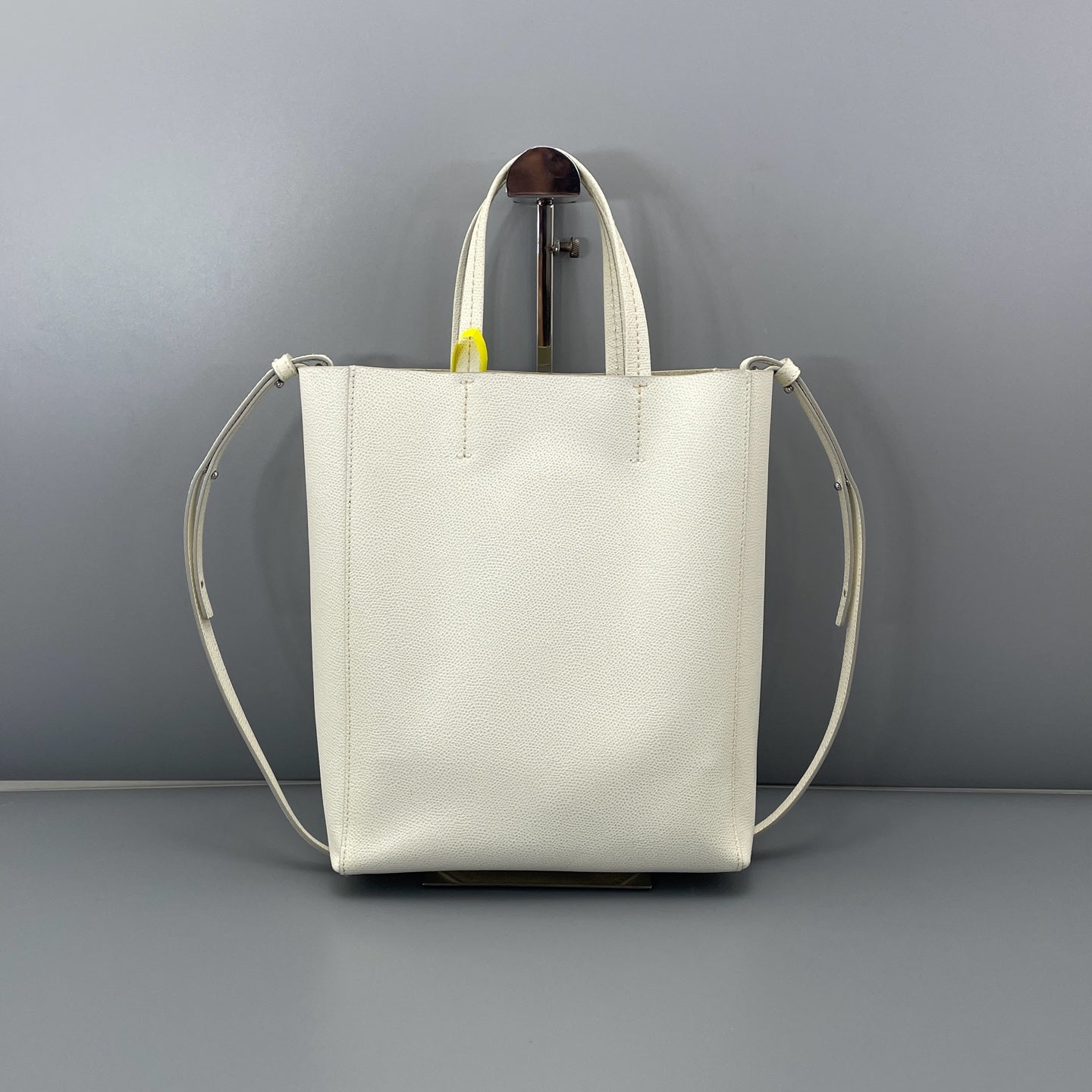 Celine - Cabas Vertical Tote Bag - Grained calfskin leather - White - (Medium)