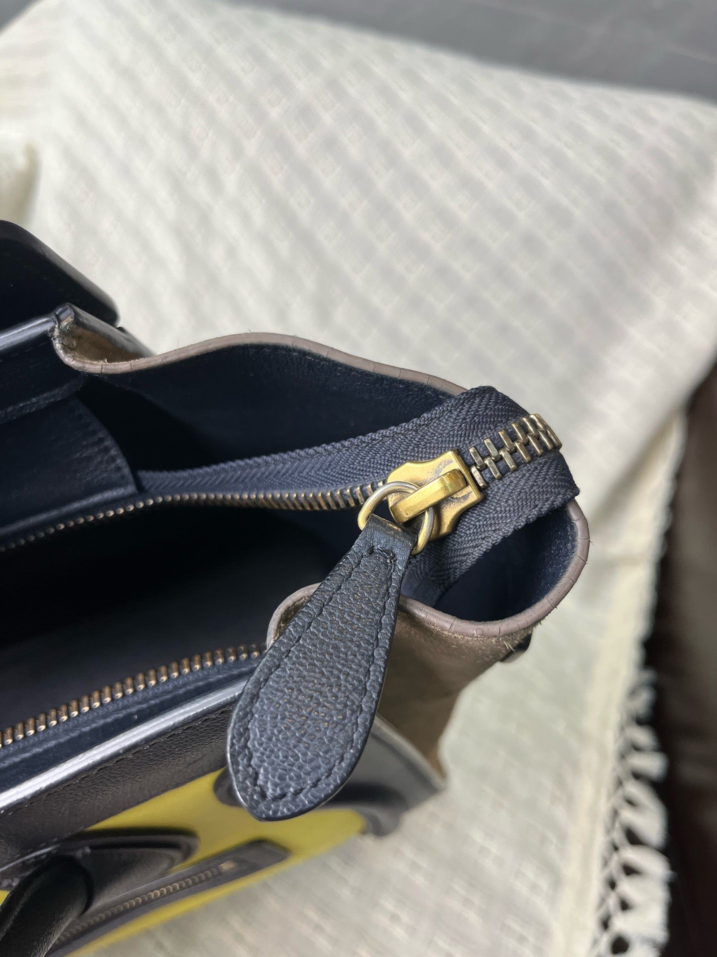 Celine - Luggage - Leather - Yellow - (Medium)