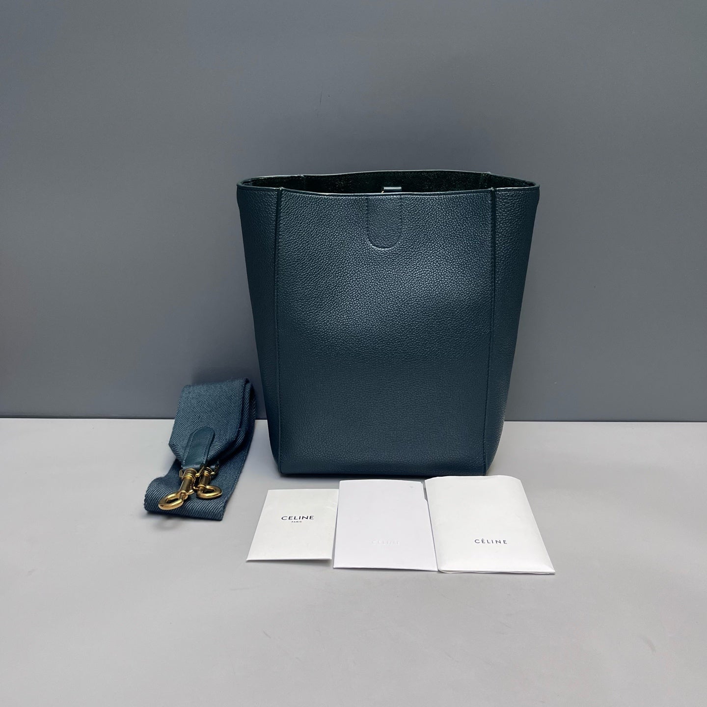 Celine - Sangle Bucket Bag - Grained Leather - Green - (Medium)