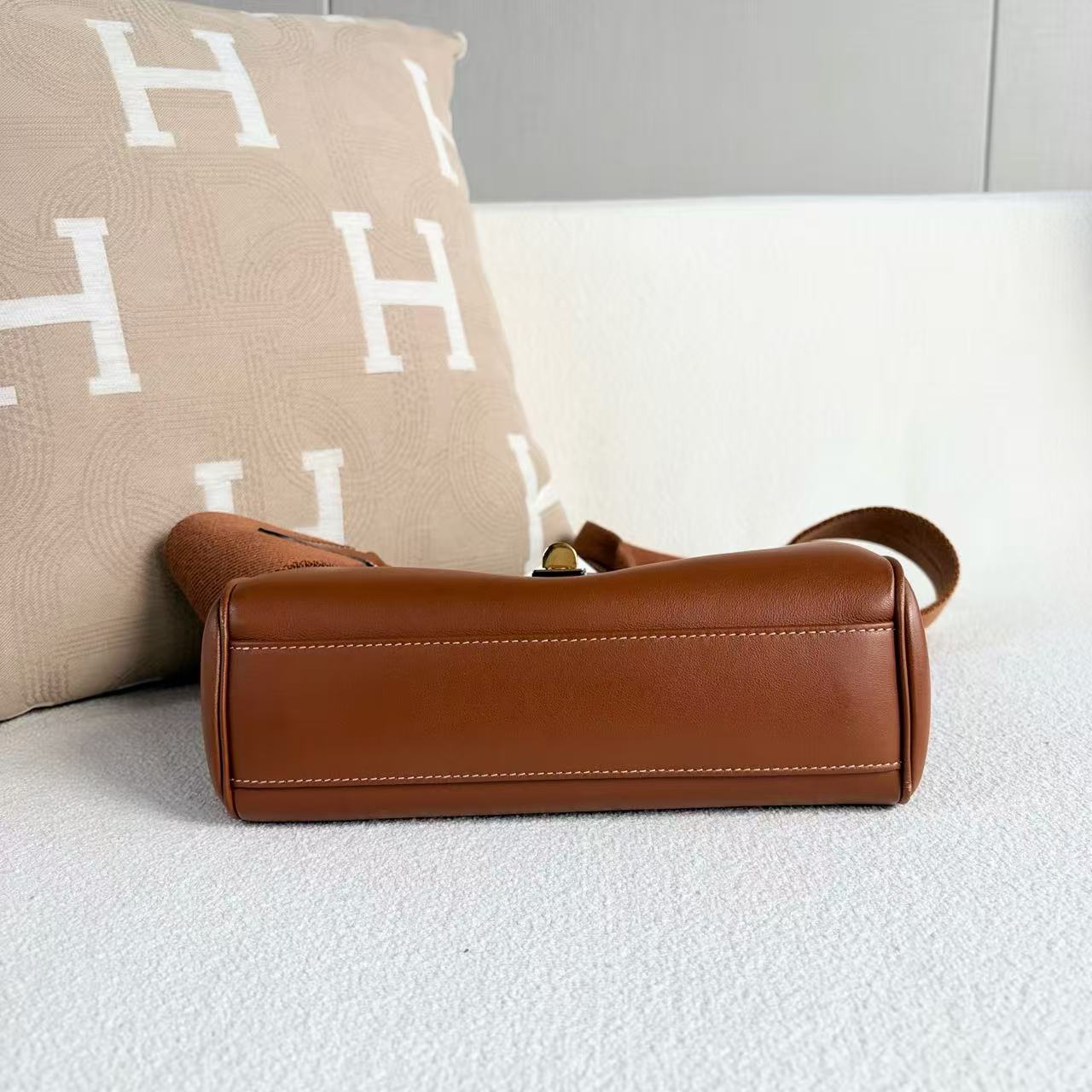 Celine - Soft 16 - Calfskin leather - Brown - (Small)