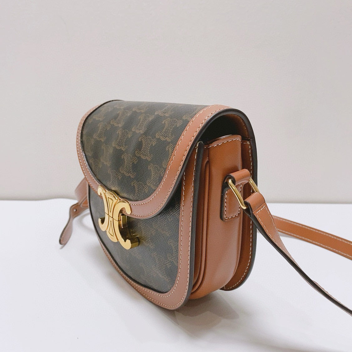 Celine - TEEN BESACE TRIOMPHE - Leather - Brown