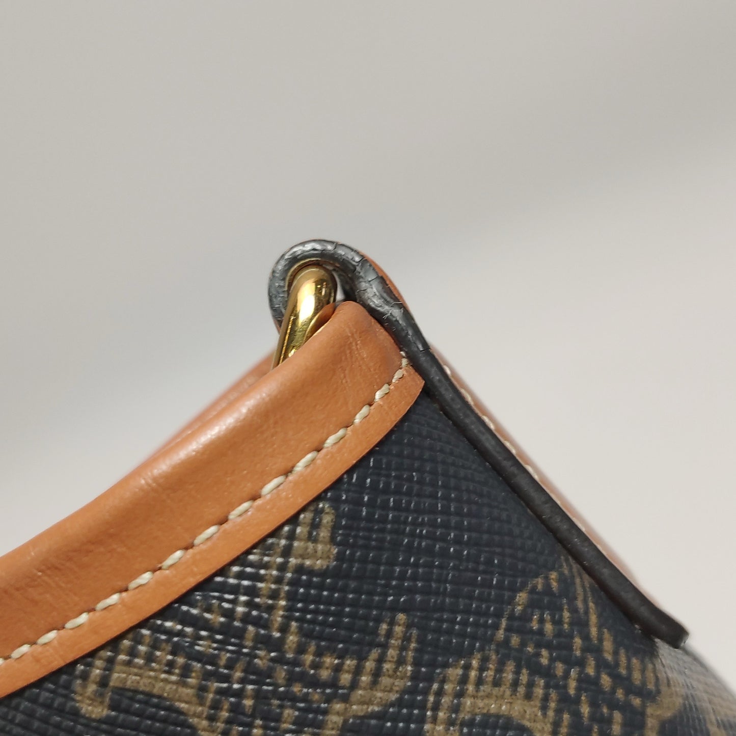 Celine - Triomphe Bucket Bag - Leather - Brown - (medium)