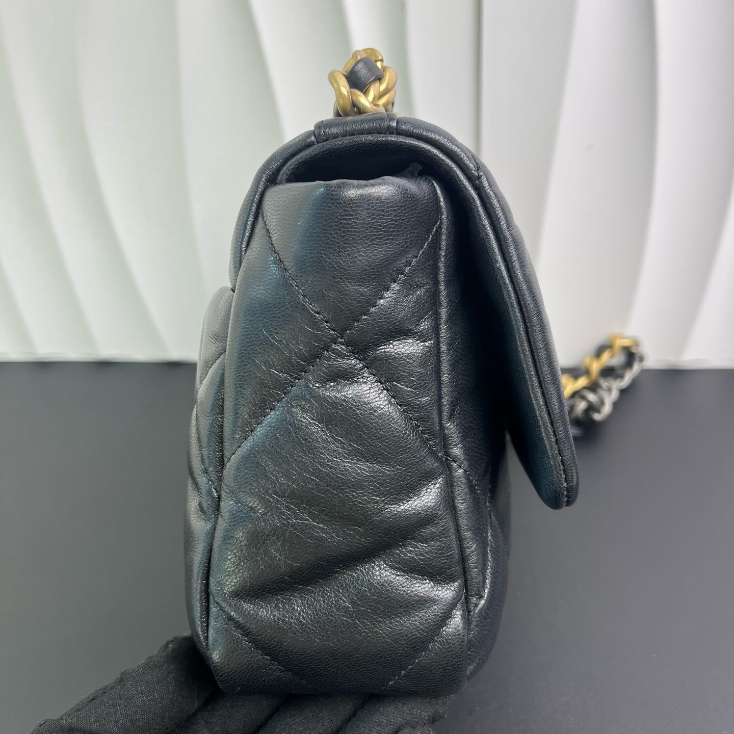 Chanel - 19 Bag - Goatskin leather - Black with Mixed-Tone Hardware - (Small)
