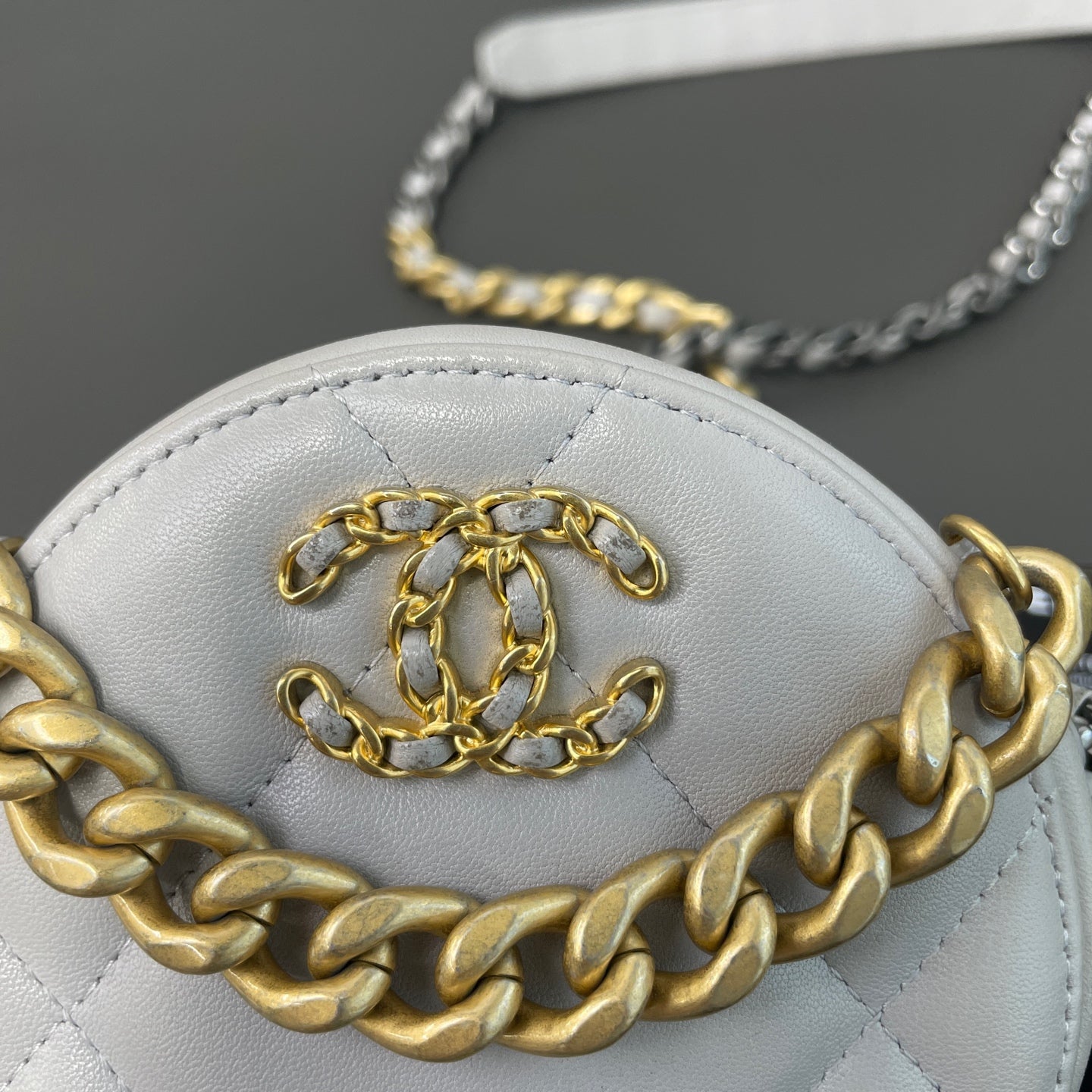 Chanel - 19 Bag - Leather - Grey - (mini)