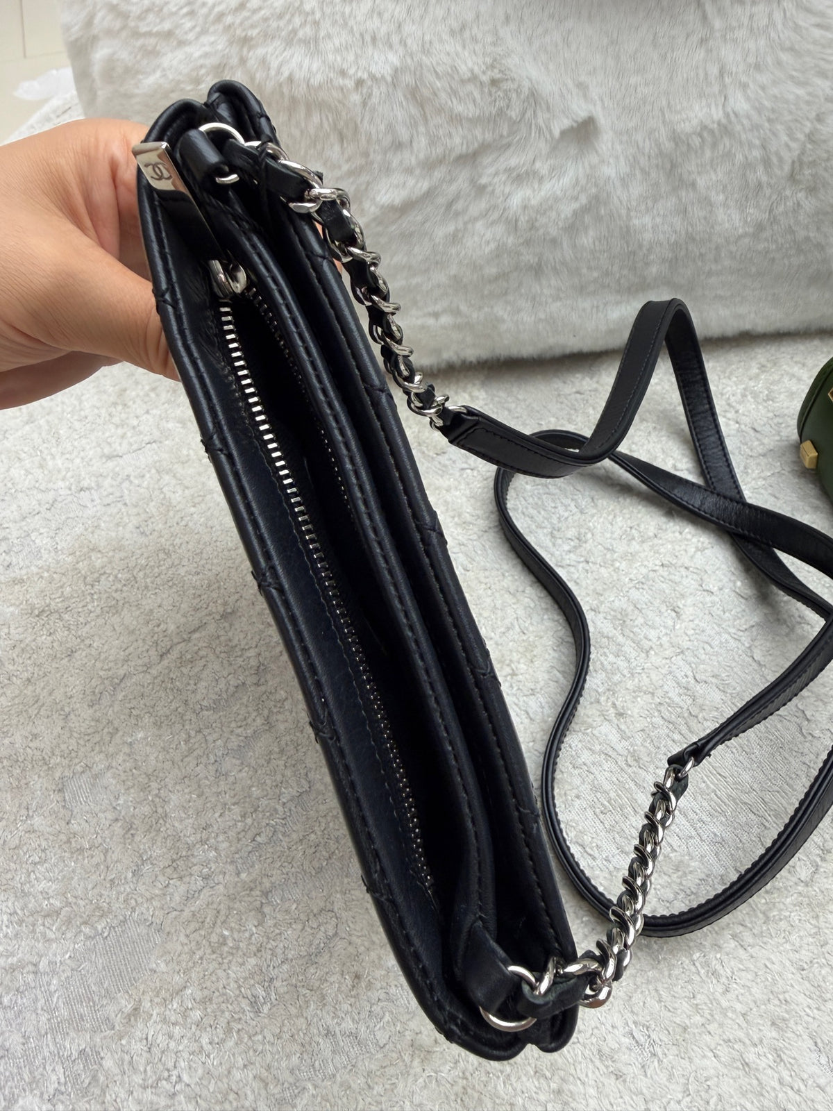 Chanel - 19 - Leather - Black - (mini)
