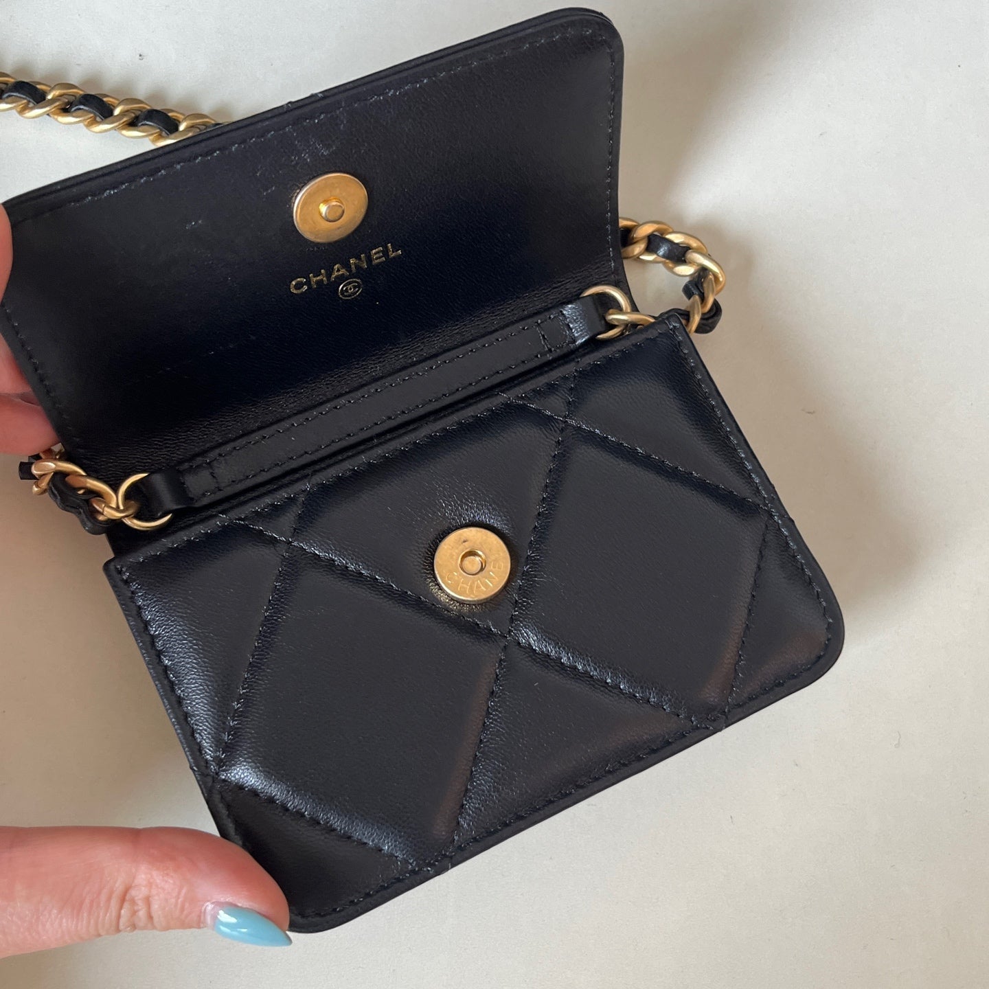 Chanel - 19bag - Leather - Black - (mini)