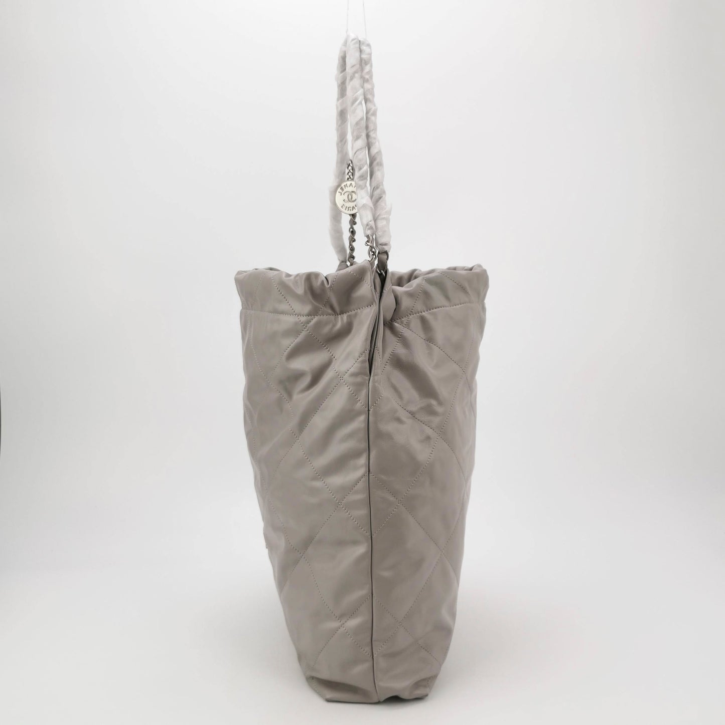 Chanel - 22 Bag - Calfskin leather - Grey with Silver-Tone Hardware - (Medium)