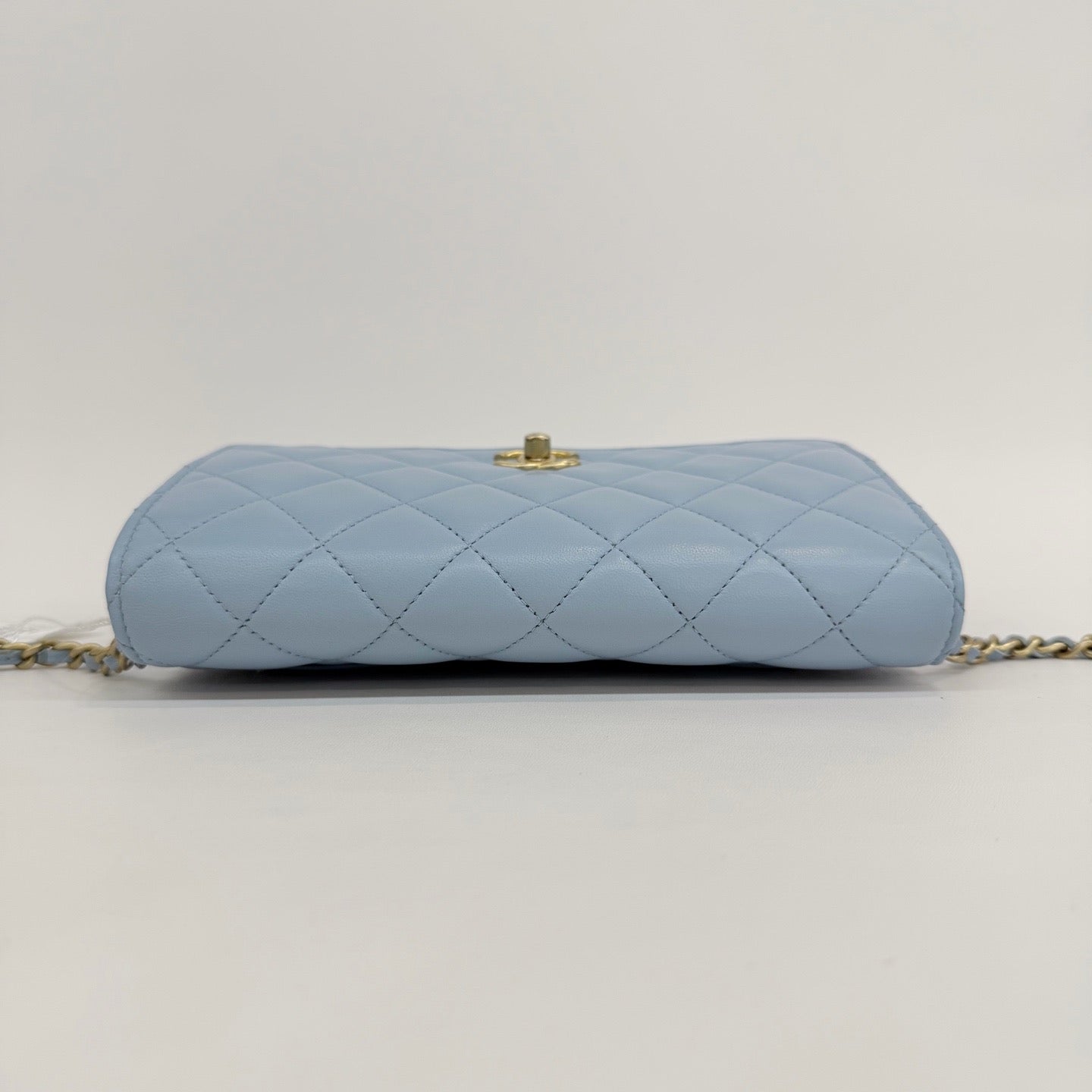Chanel - 22S Wallet On Chain (WOC) with Gold Ball - Lambskin leather - Blue with Gold-Tone Hardware - (mini)