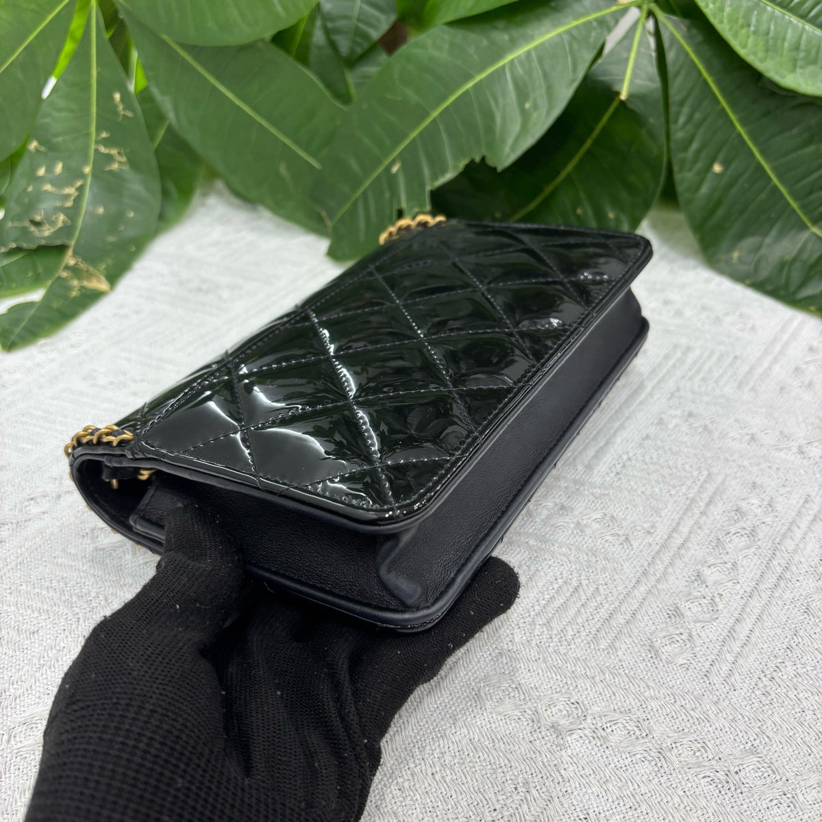 Chanel - 24A Wallet on Chain - Patent leather - Black - (small)