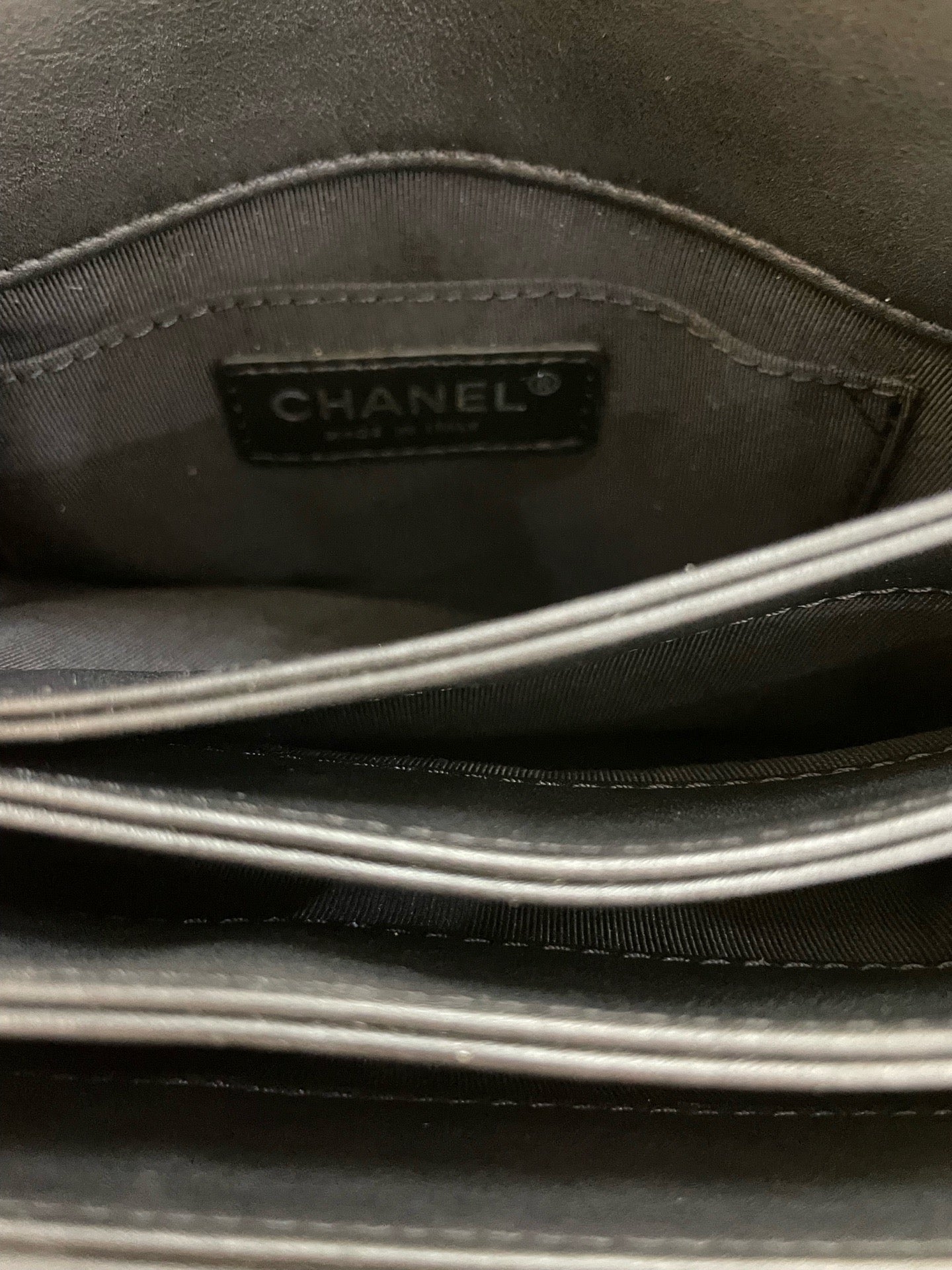 Chanel - Accordion Flap Bag - Leather - Black - (small)