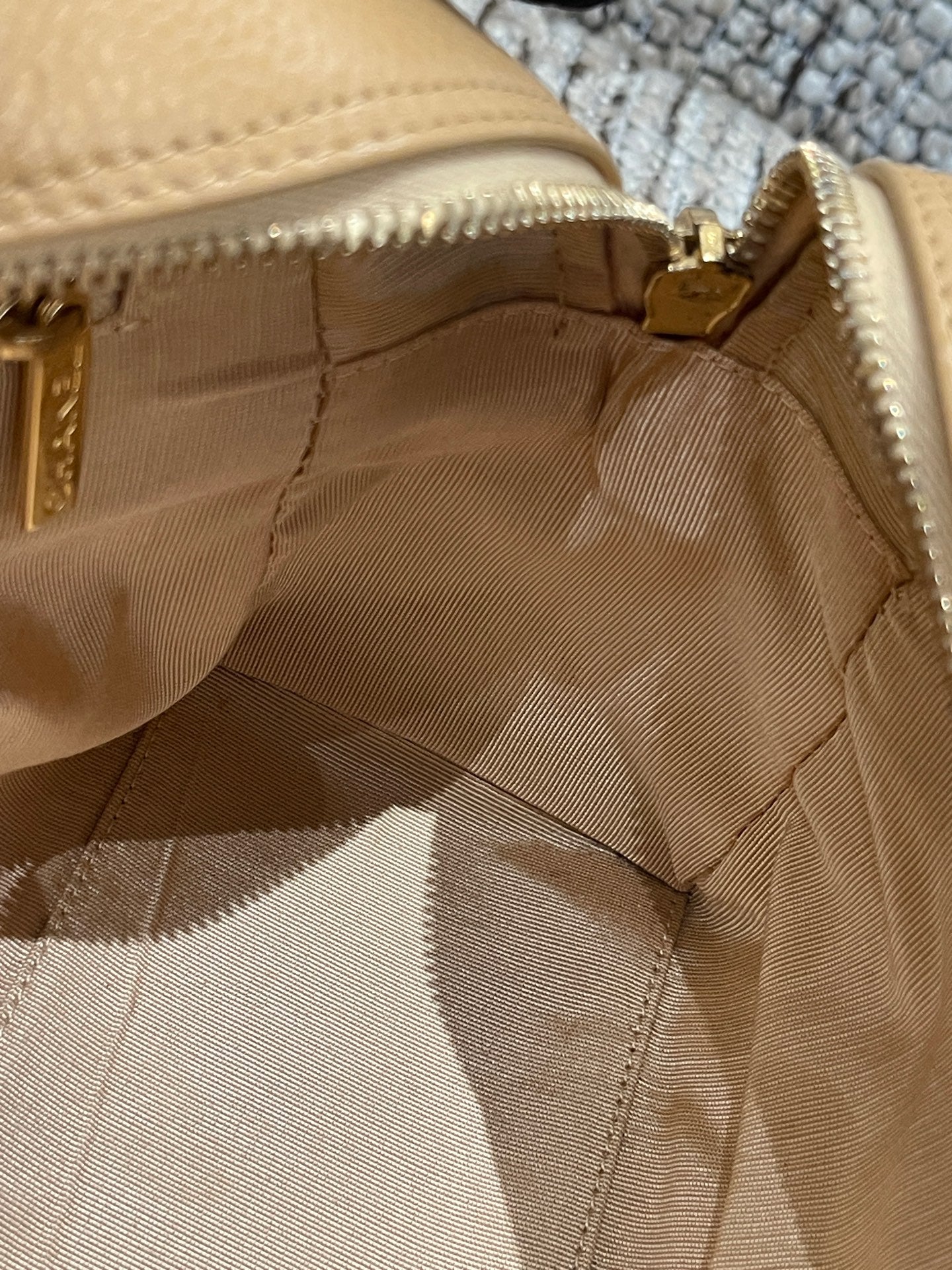 Chanel - Bowling bag - Leather - Beige - (medium)