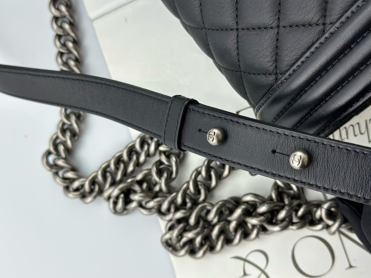 Chanel - Boy Bag - Calfskin leather - Black - (Medium)