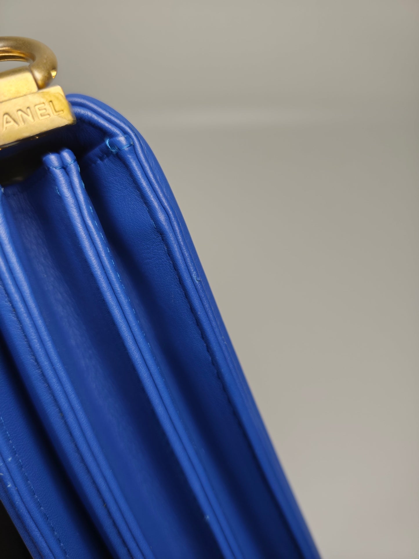 Chanel - Boy Chanel Vertical Phone Bag - Calfskin - Blue - (mini)