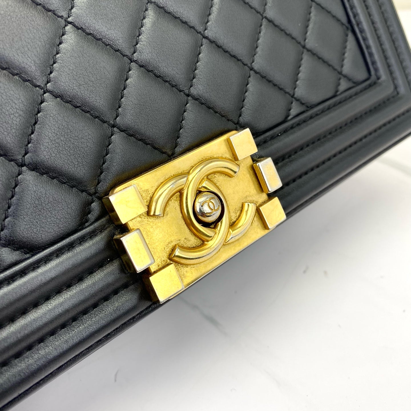 Chanel - Boy - Leather - Black - (medium)