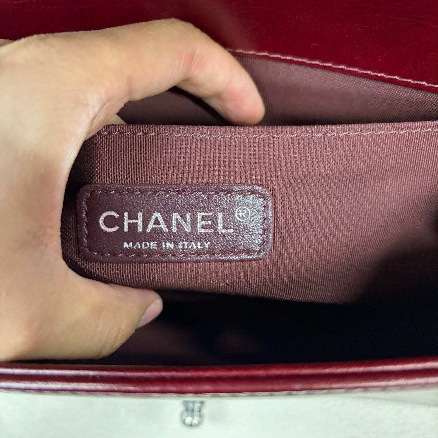 Chanel - Boy - Leather - Burgundy - (medium)