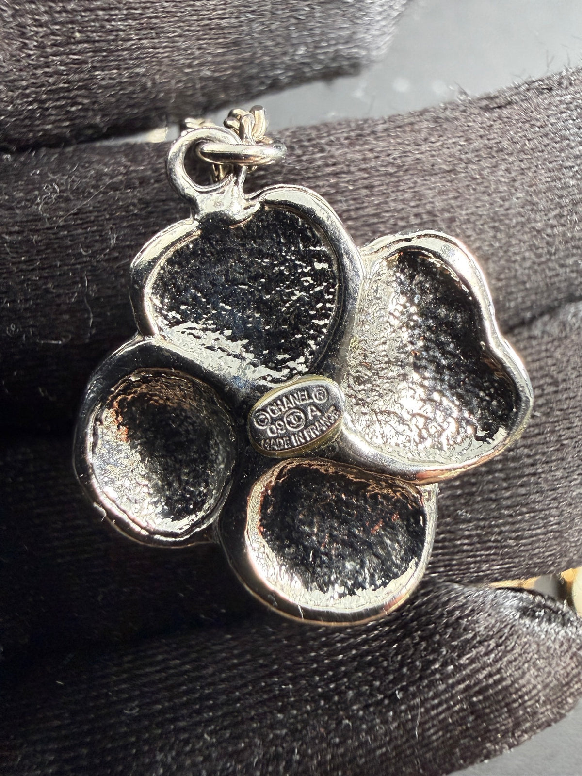 Chanel - Camellia - Metal - Multicolour