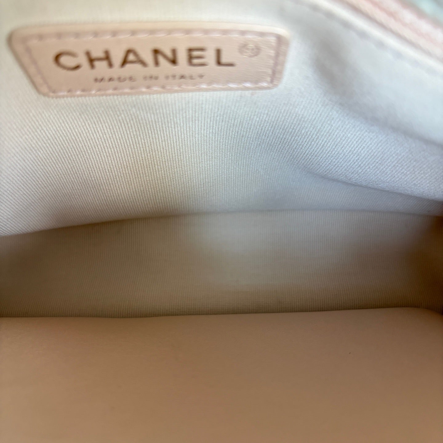 Chanel - Chanel 22 - Leather - White - (medium)