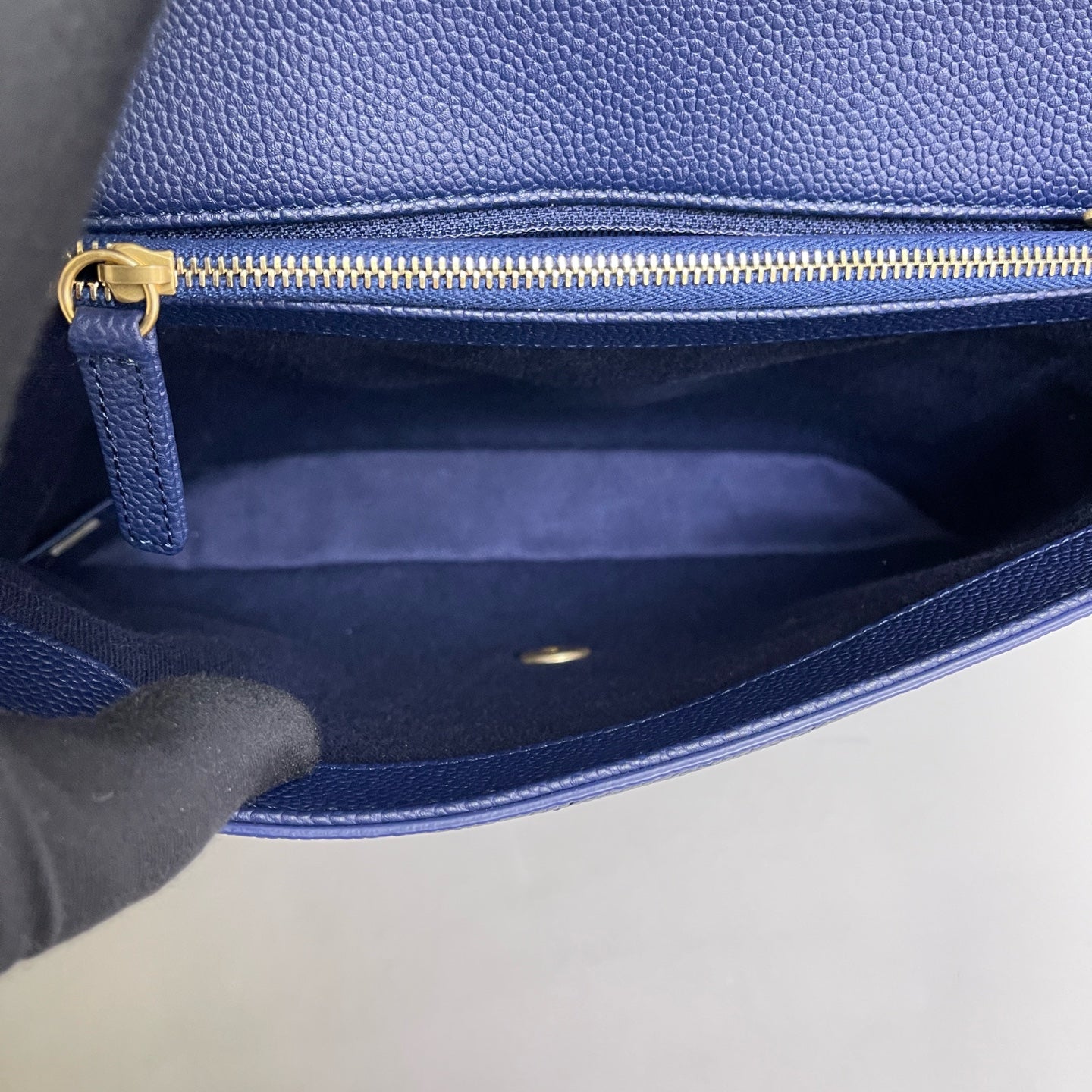 Chanel - Chic Affinity - Leather - Blue - (medium)
