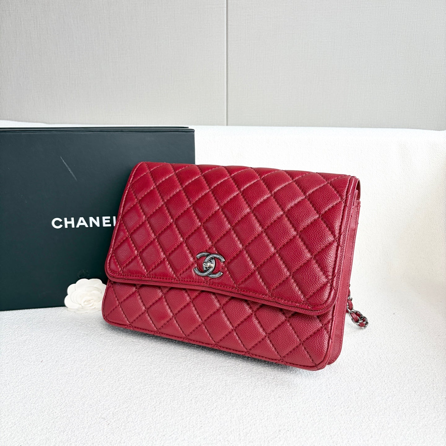 Chanel - Classic Flap Accordion Bag - Caviar leather - Red - (medium)