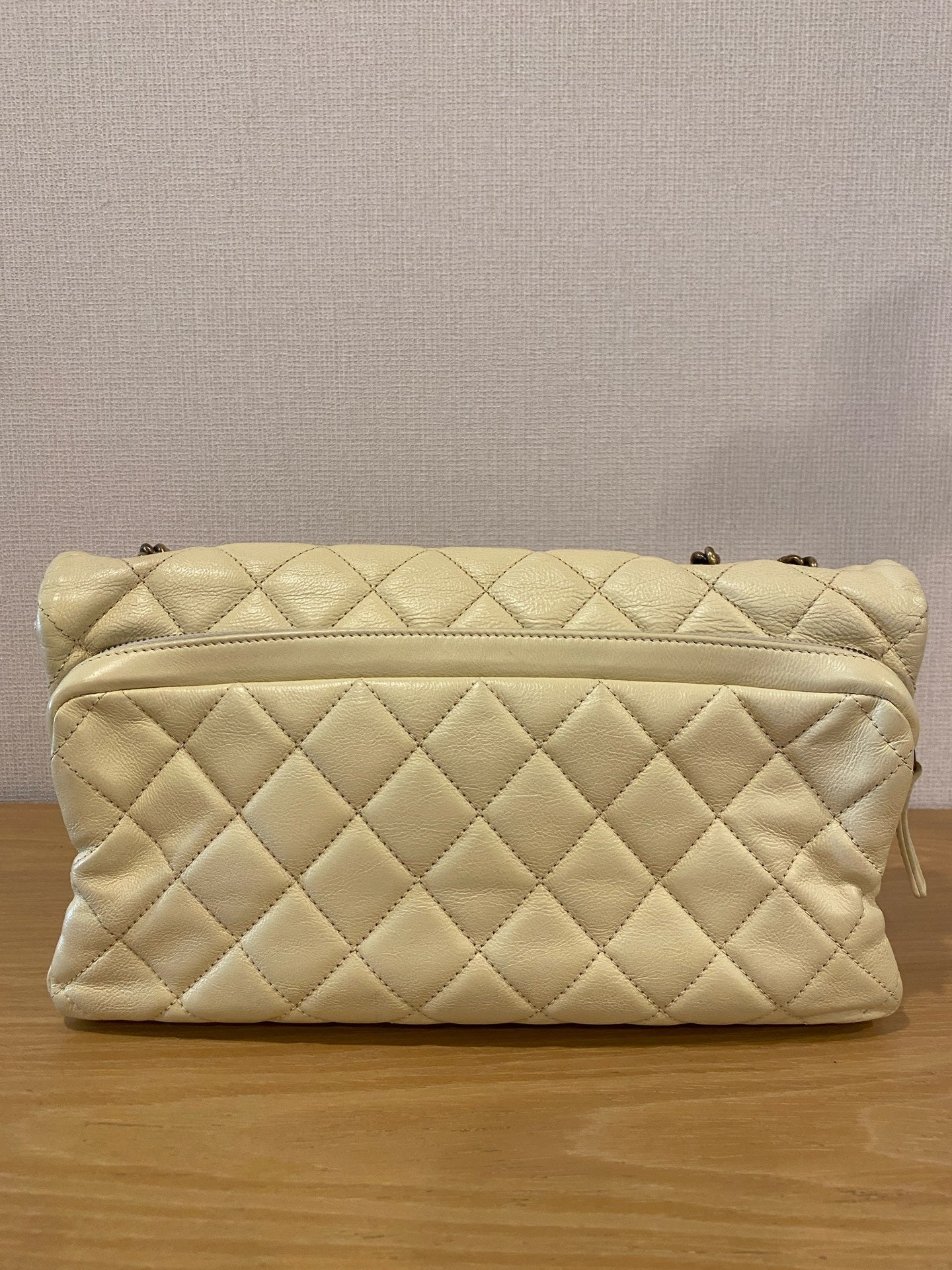 Chanel - Classic Flap East West - Leather - Beige - (medium)