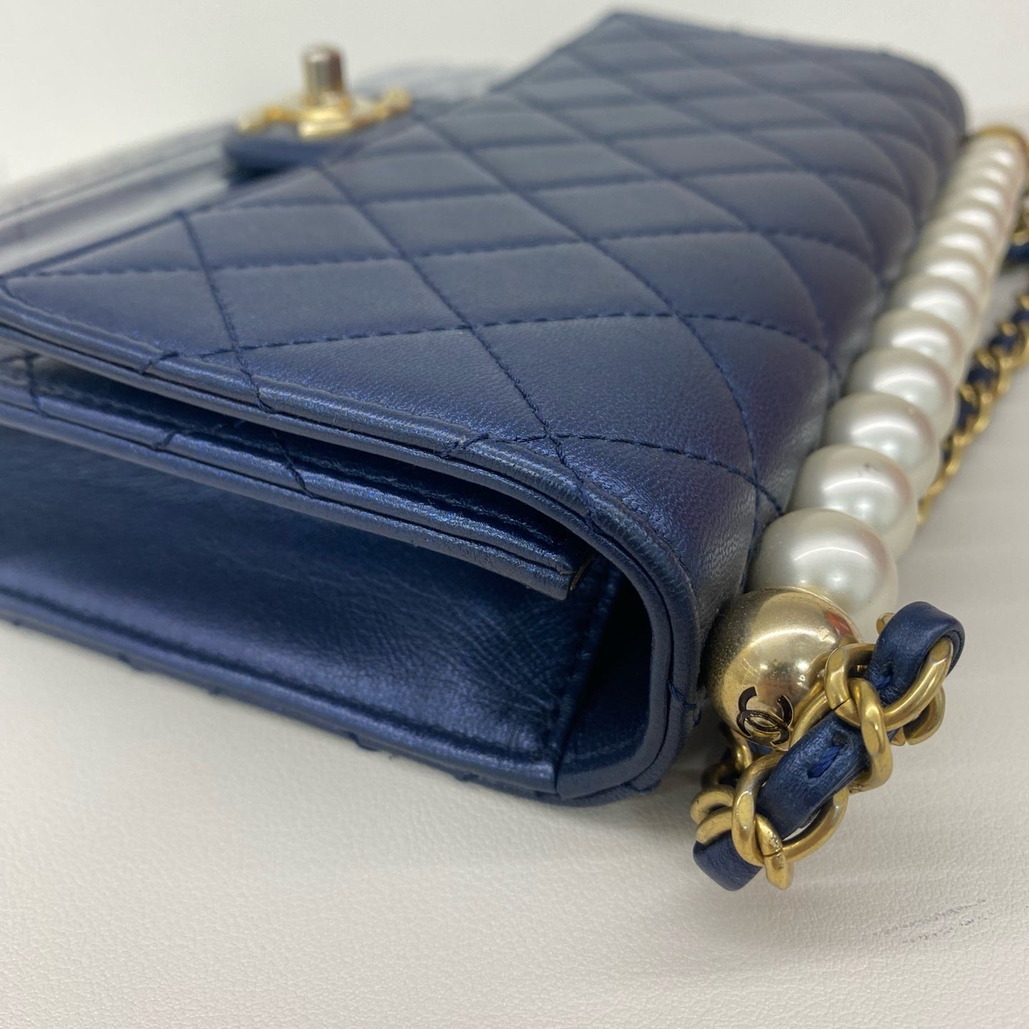 Chanel - Classic Flap Horizontal Pearl Bag - Metallic lambskin leather - Dark Blue with Gold-Tone Hardware - (mini)
