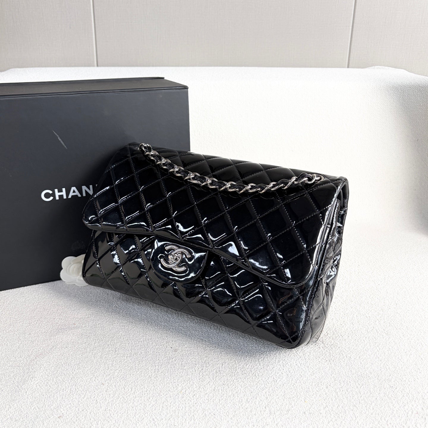 Chanel - Classic Flap Jumbo - Patent leather - Black - (Jumbo)