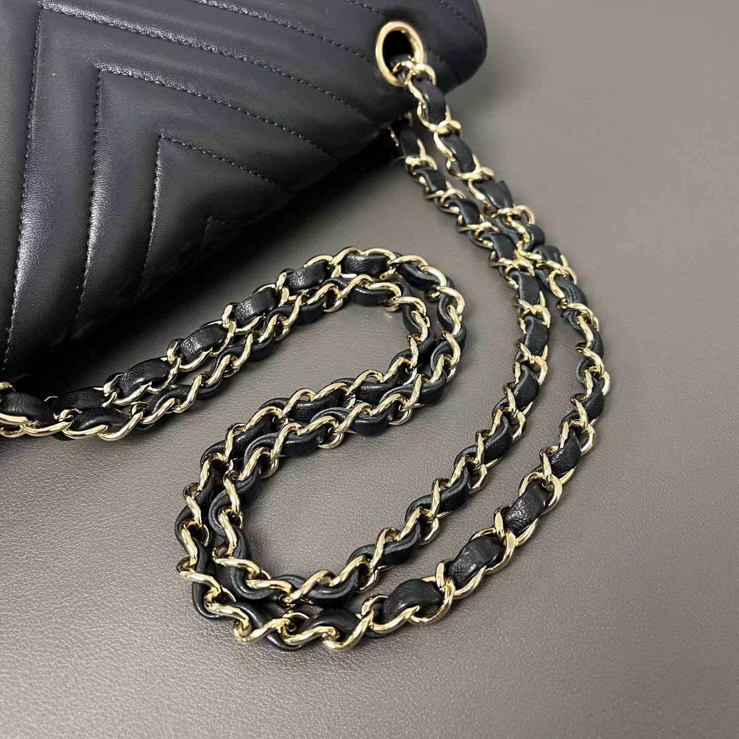Chanel - Classic Flap - Lambskin leather - Black with Red Interior - (medium)