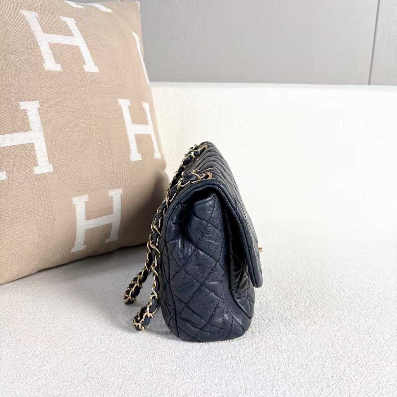 Chanel - Classic Flap - Lambskin leather - Dark Blue with Gold-Tone Hardware - (Small)