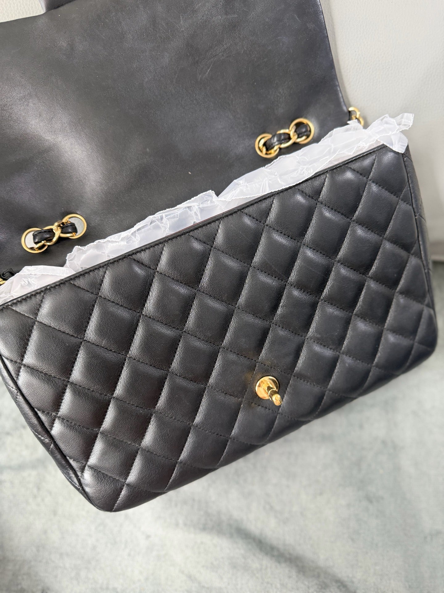 Chanel - Classic Flap - Leather - Black - (large)