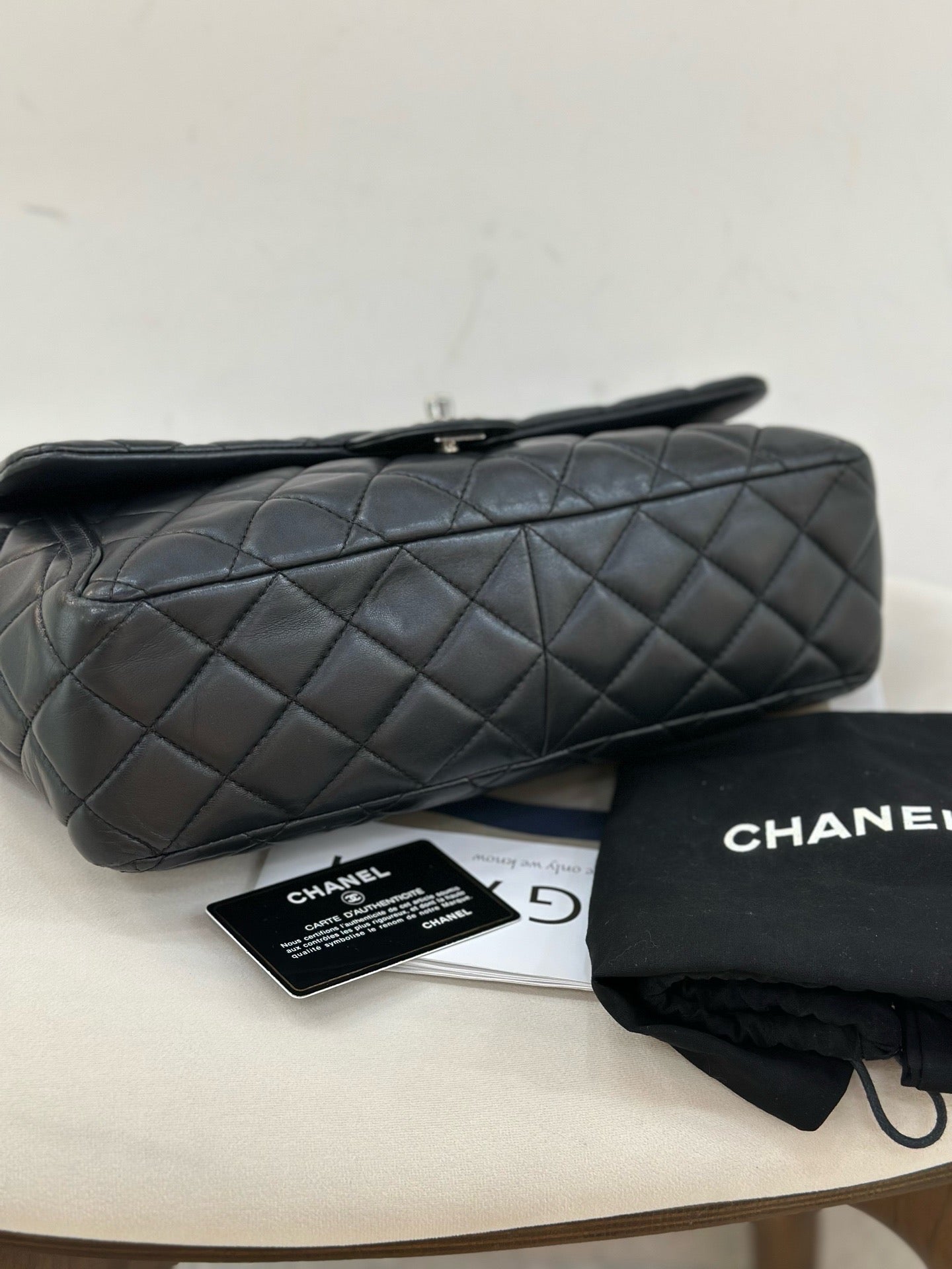 Chanel - Classic Flap - Leather - Black - (medium)