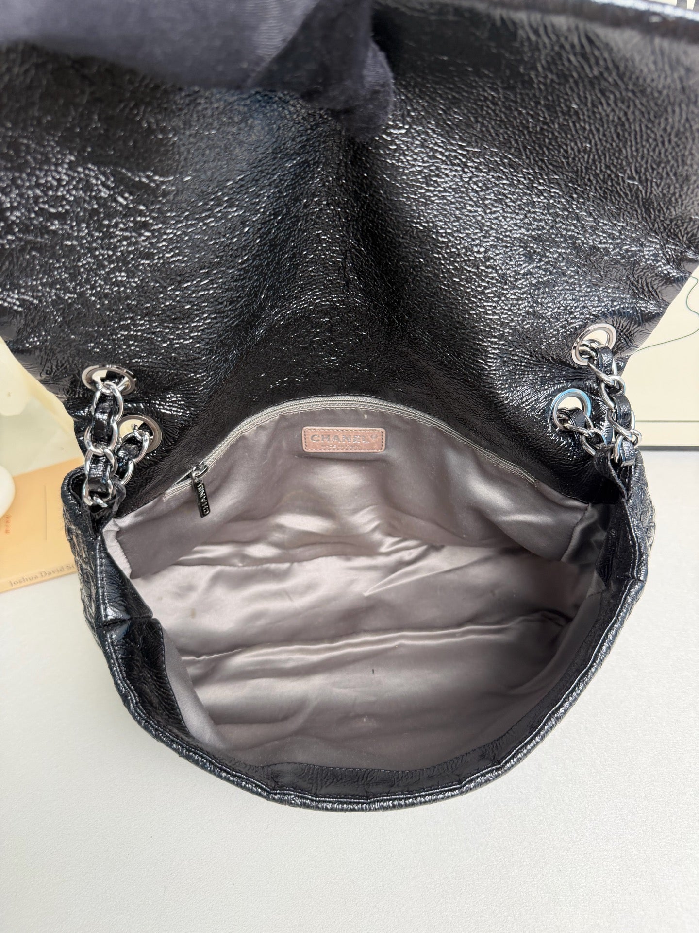 Chanel - Classic Flap - Leather - Black - (medium)