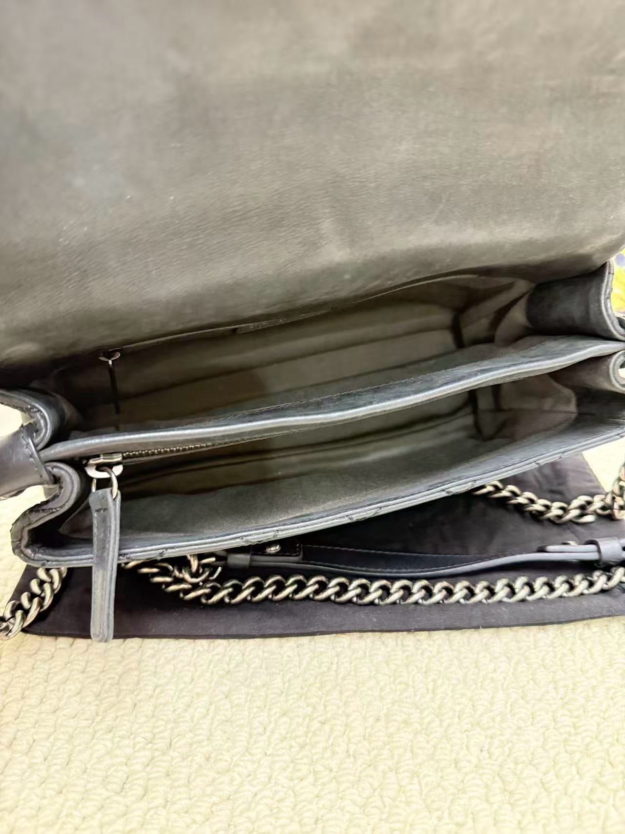 Chanel - Classic Flap - Leather - Black - (medium)