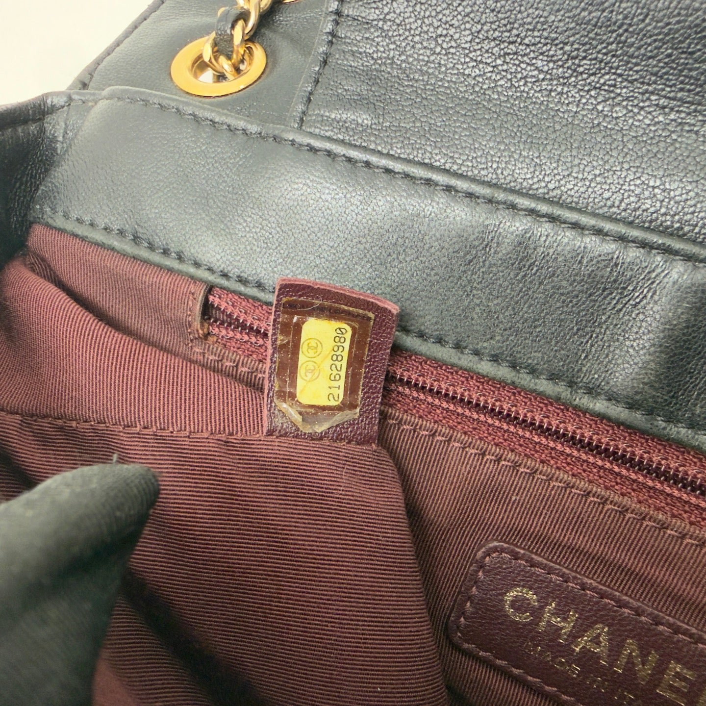 Chanel - Classic Flap - Leather - Black - (small)