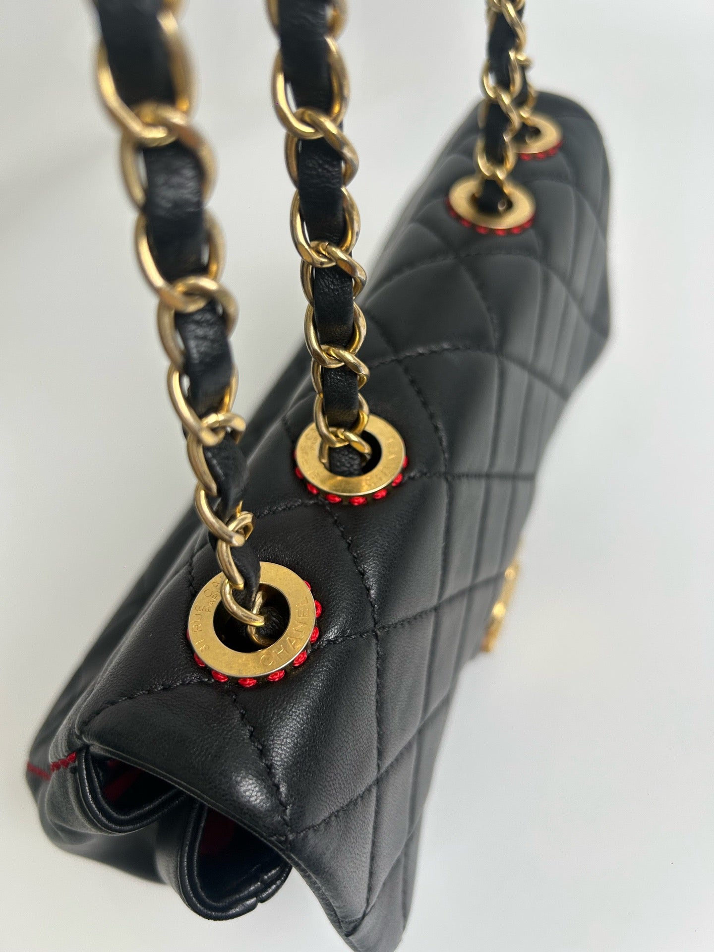 Chanel - Classic Flap - Leather - Black - (small)