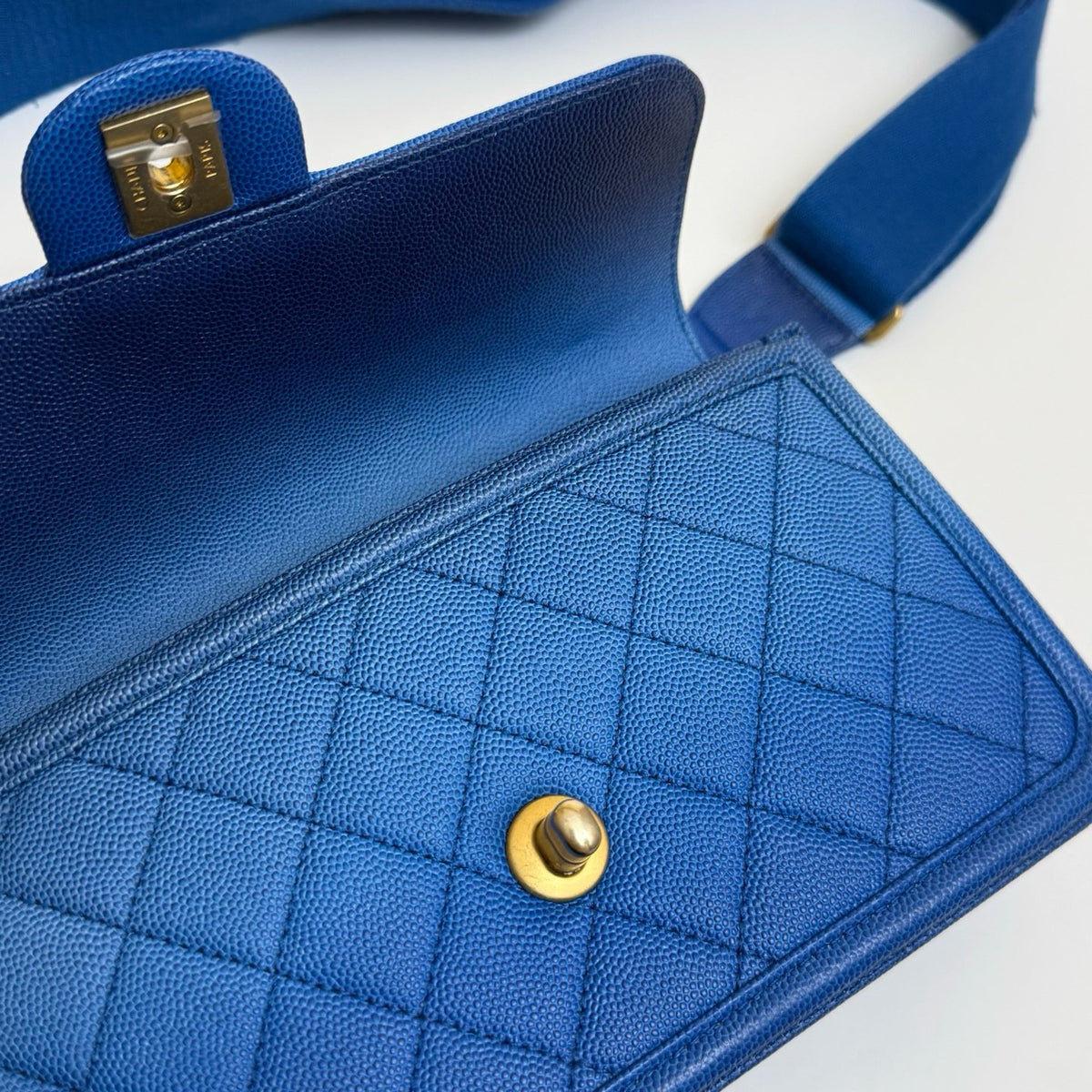 Chanel - Classic Flap - Leather - Blue - (small)
