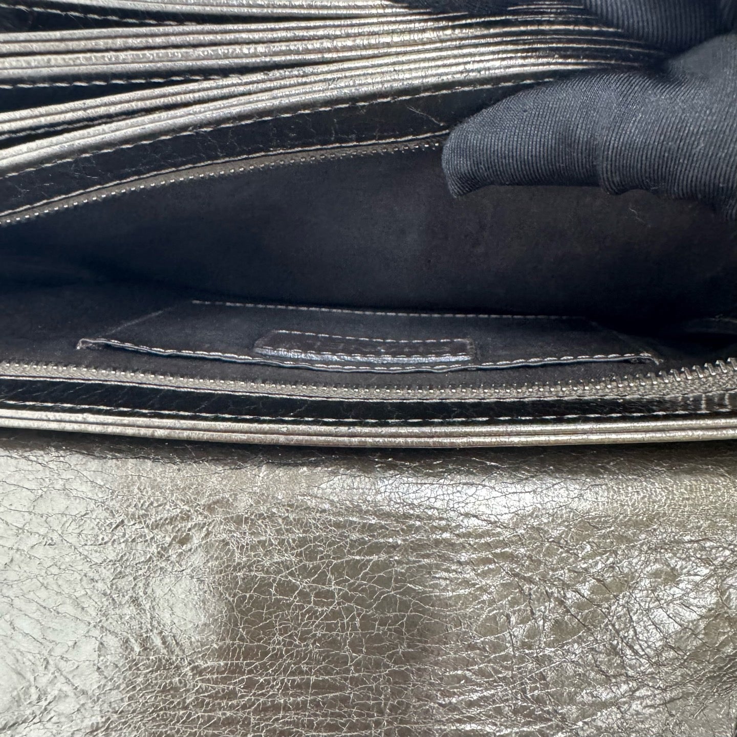 Chanel - Classic Flap - Leather - Gold - (medium)