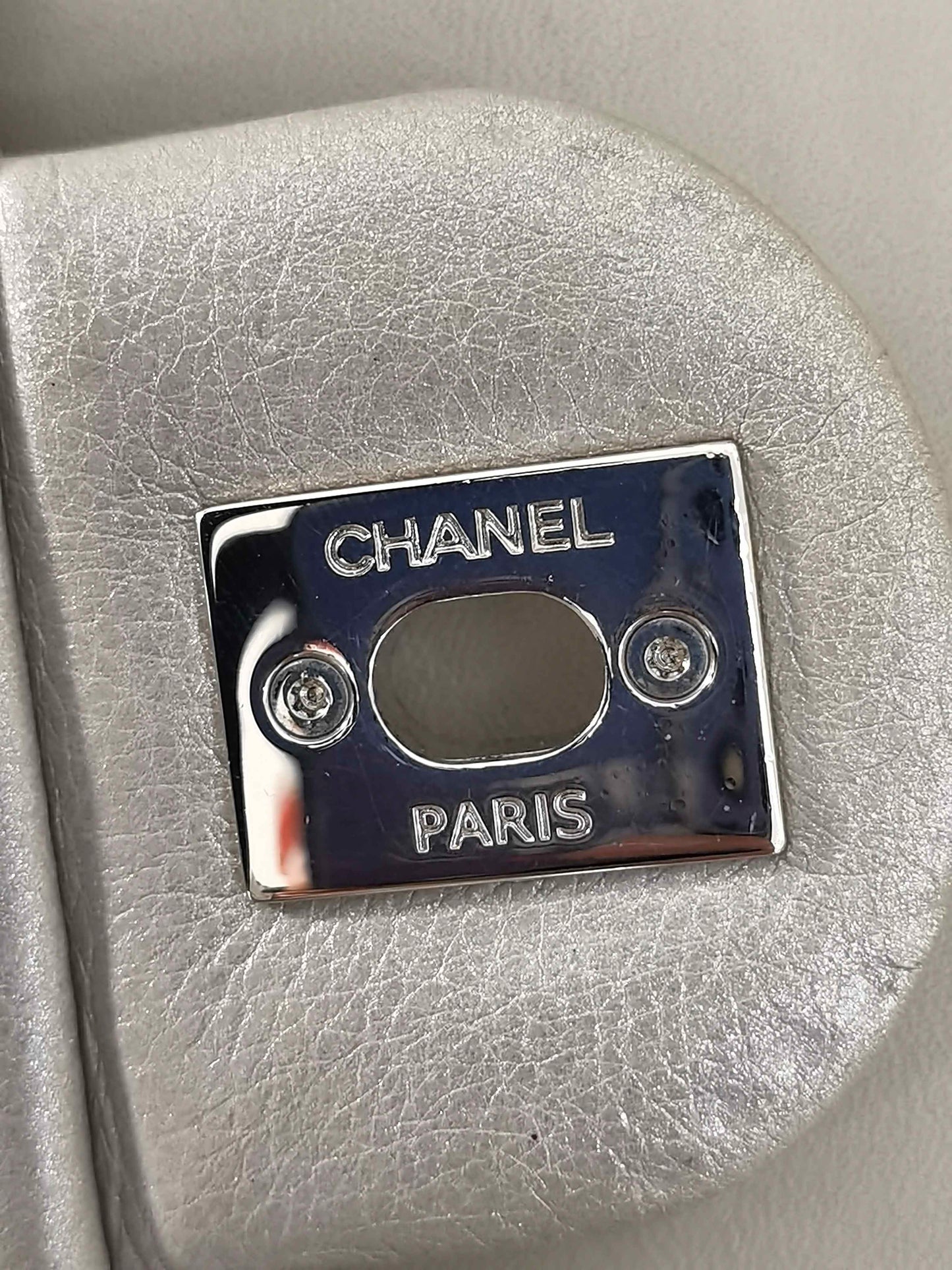 Chanel - Classic Flap - Leather - Grey - (small)