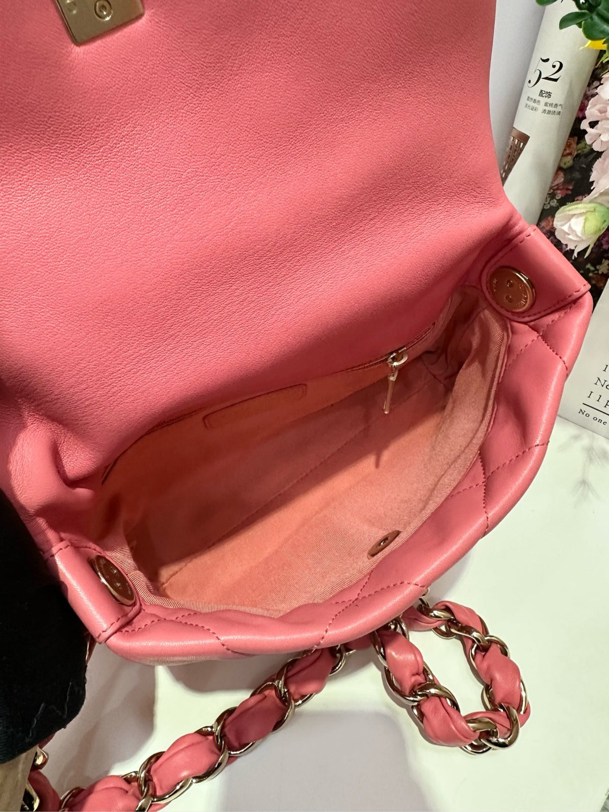 Chanel - Classic Flap - Leather - Pink - (small)