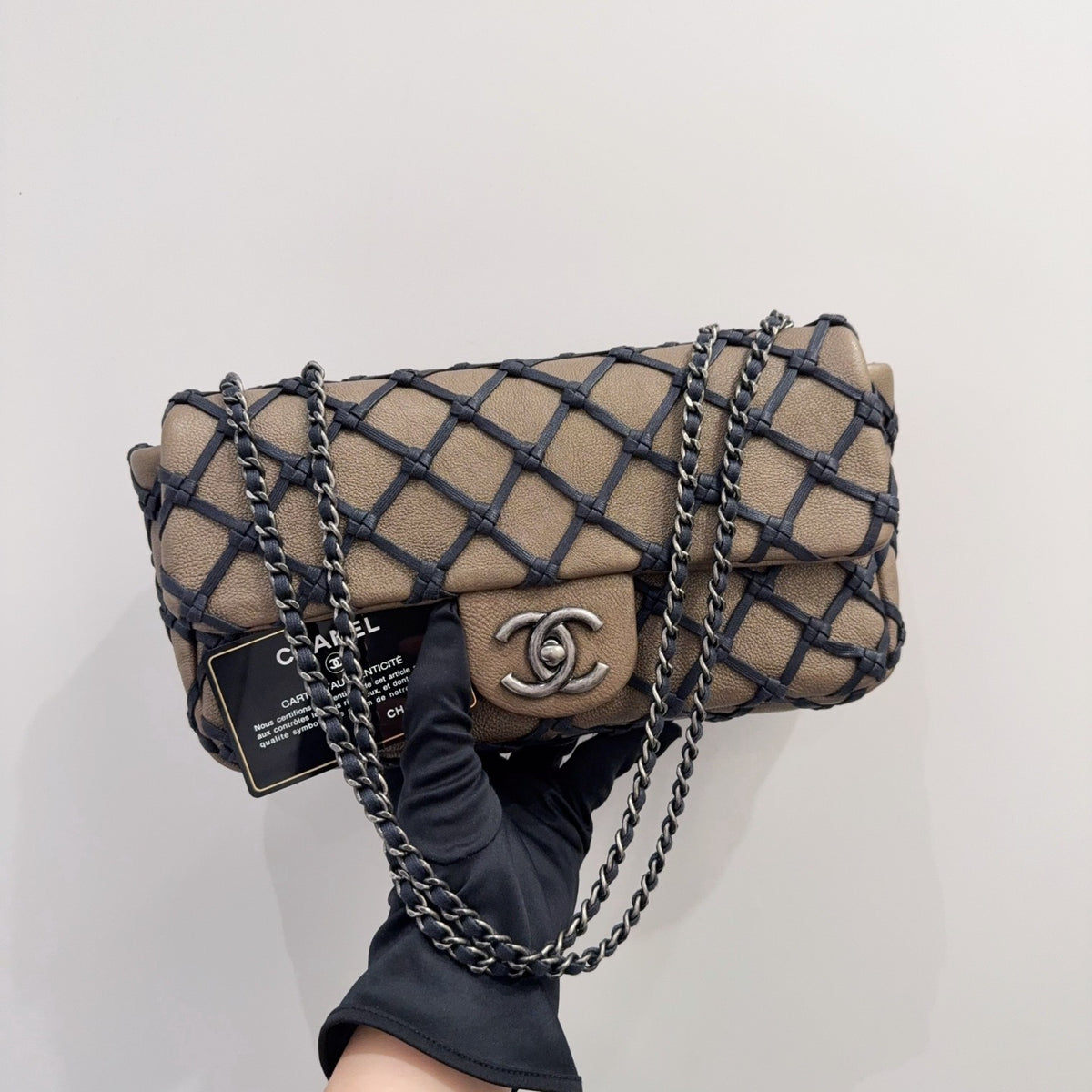 Chanel - Classic Flap Medium - Leather - Beige - (Medium)