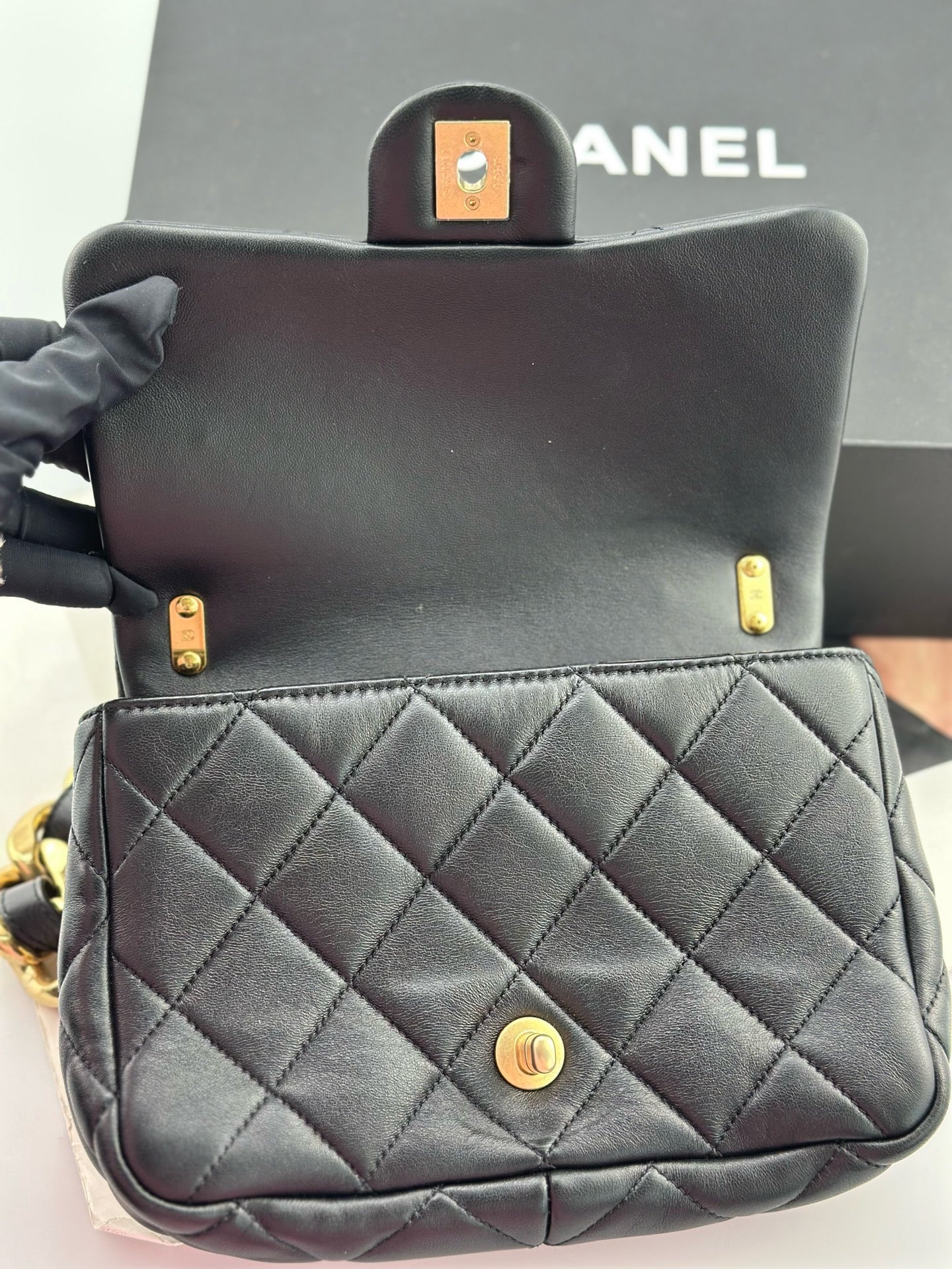 Chanel - Classic Flap Mini (Rectangular) - Lambskin leather - Black - (mini)