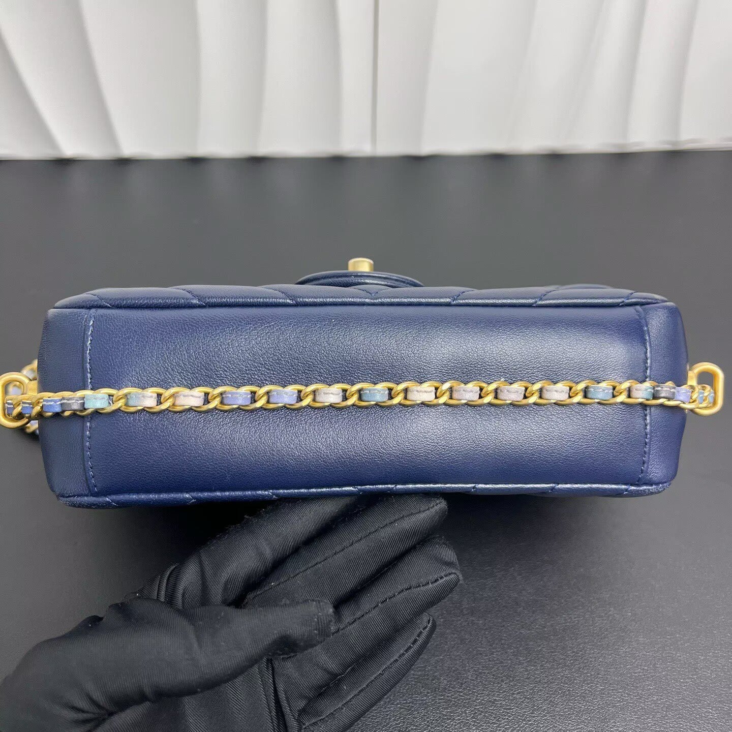 Chanel - Classic Flap Mini (V-Quilted) - Lambskin leather - Electric Blue with Gold-Tone Hardware - (mini)